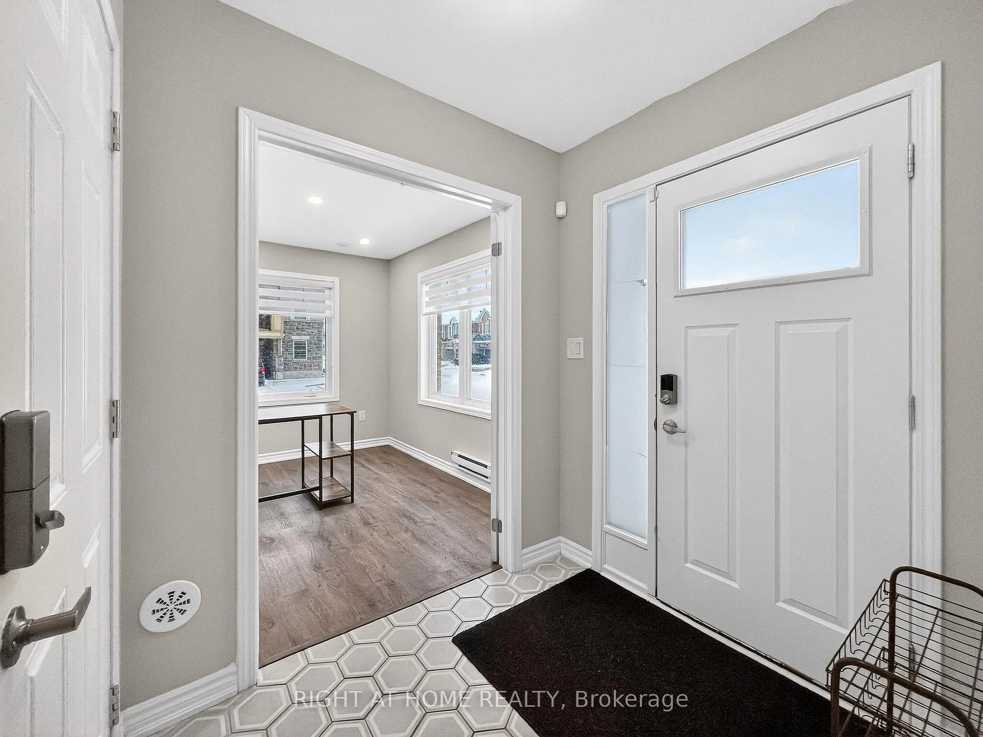 Photo 5 of 1274 Hop Place, Milton, Cobban — HOMEH
