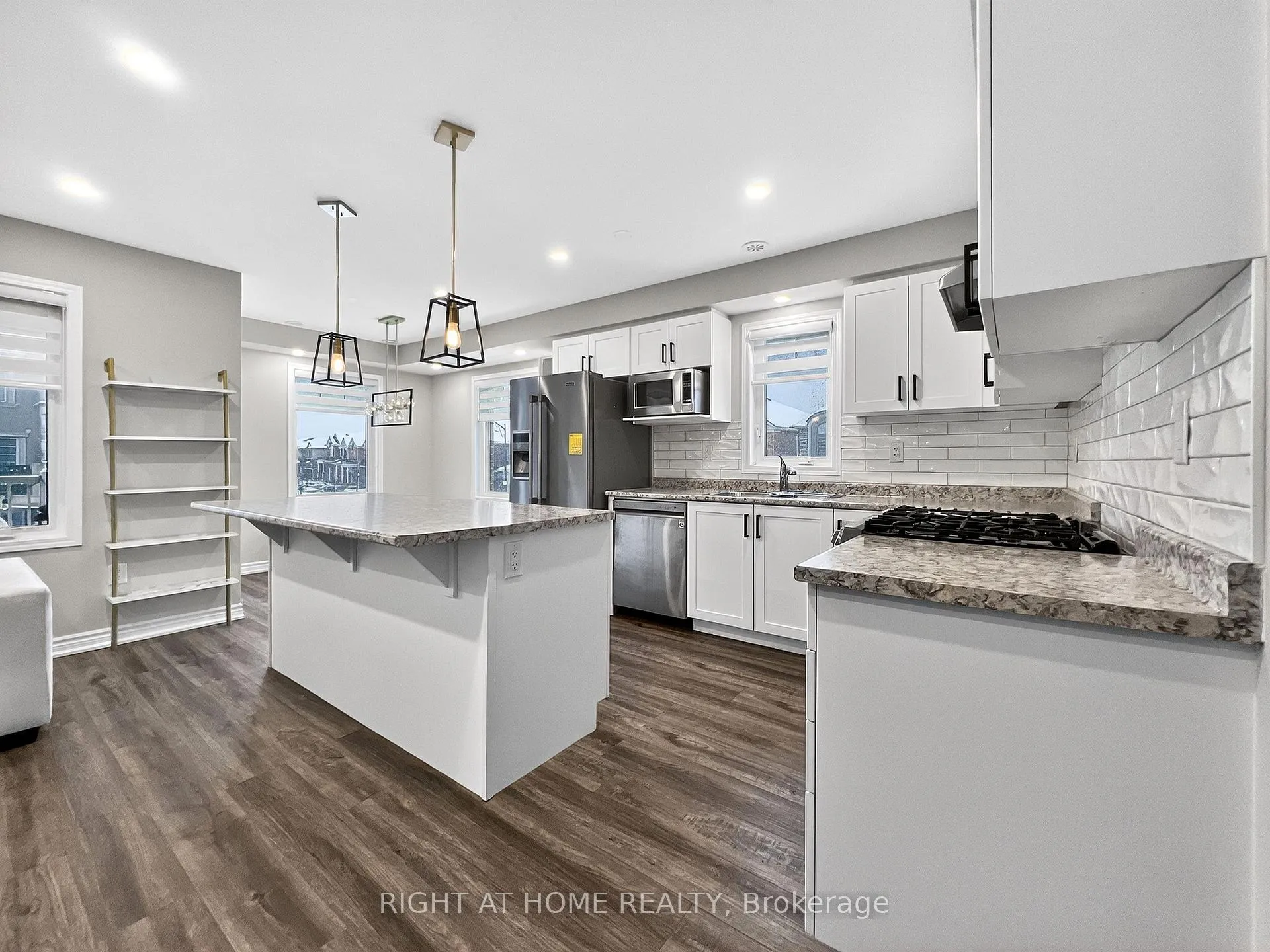 Photo 12 of 1274 Hop Place, Milton, Cobban — HOMEH
