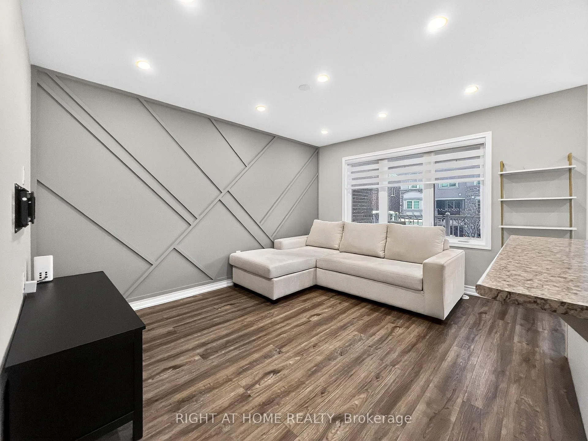 Photo 16 of 1274 Hop Place, Milton, Cobban — HOMEH