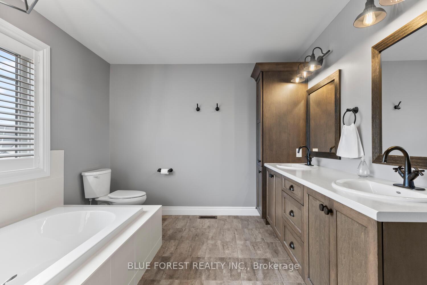Photo 26 of 12 Violet Court, Middlesex Centre, Ilderton — HOMEH