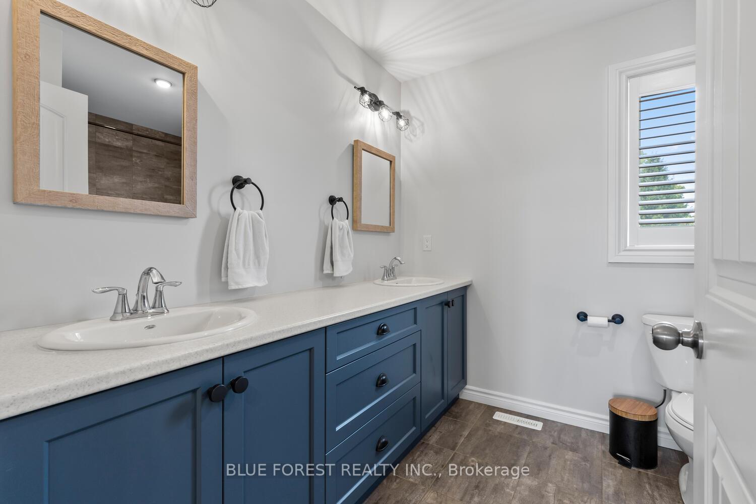 Photo 28 of 12 Violet Court, Middlesex Centre, Ilderton — HOMEH