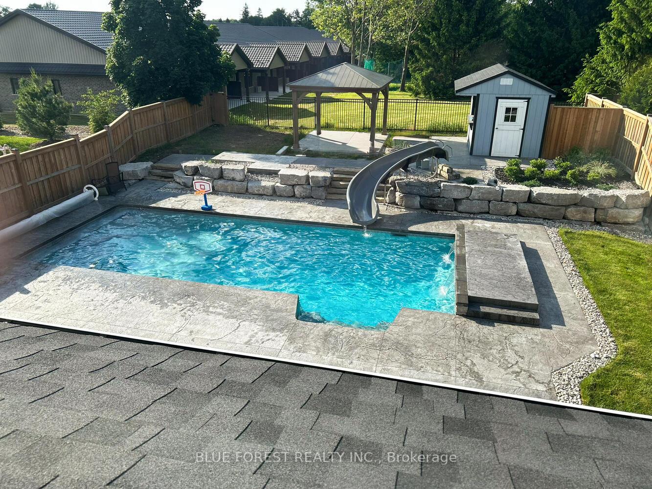 Photo 40 of 12 Violet Court, Middlesex Centre, Ilderton — HOMEH