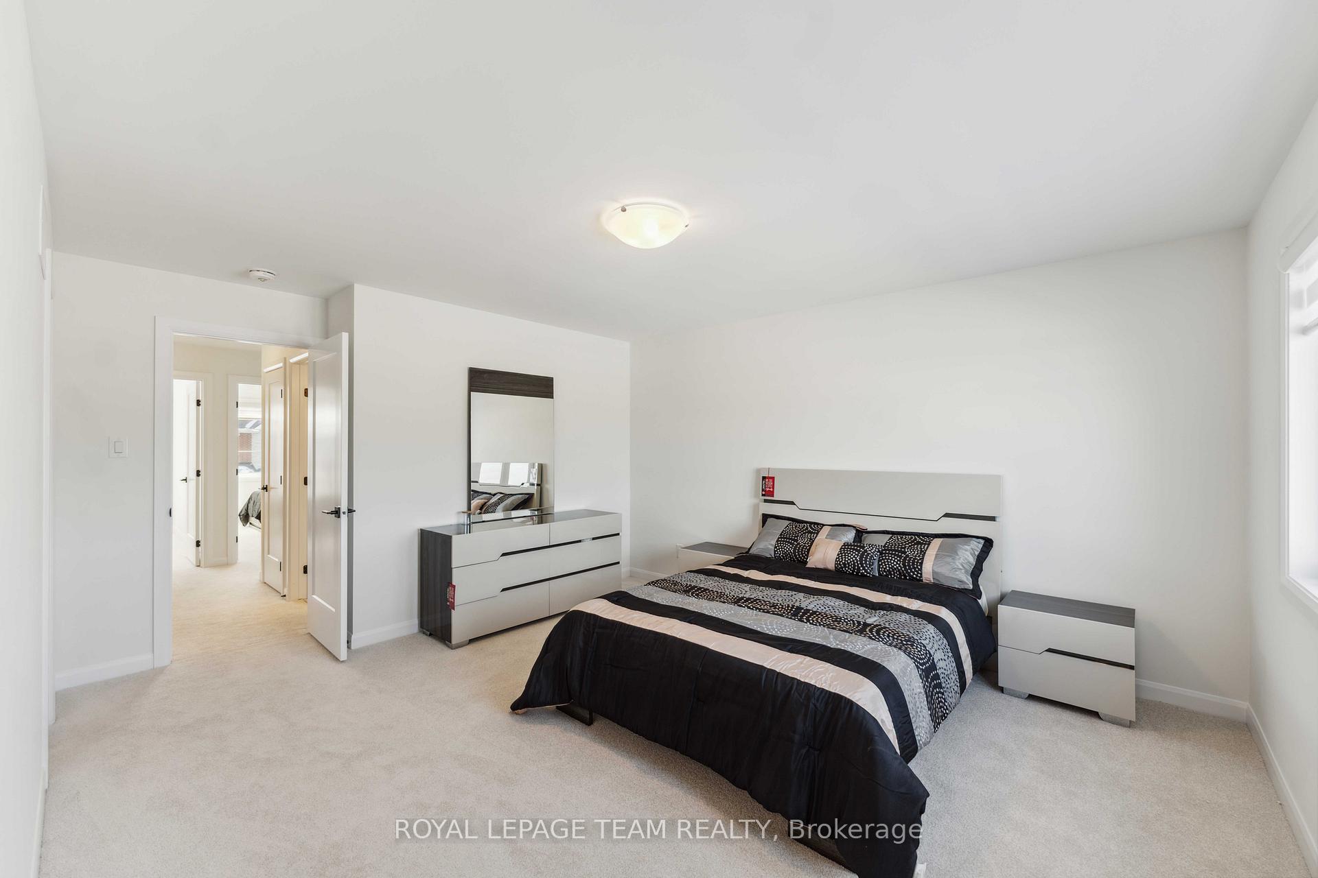 Photo 5 of 168 Invention Boulevard, Ottawa, Kanata - Morgan's Grant/South March — HOMEH