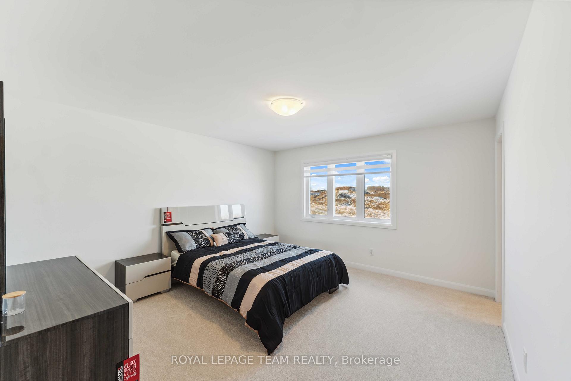 Photo 6 of 168 Invention Boulevard, Ottawa, Kanata - Morgan's Grant/South March — HOMEH