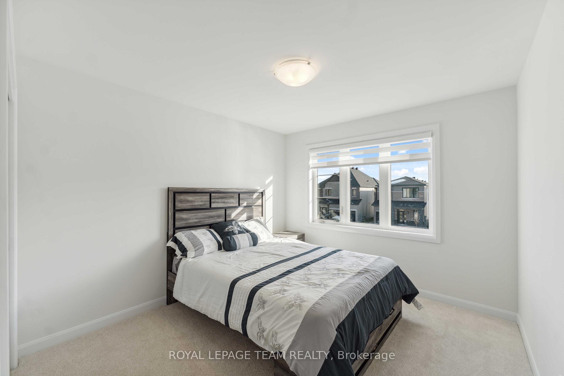 Photo 11 of 168 Invention Boulevard, Ottawa, Kanata - Morgan's Grant/South March — HOMEH