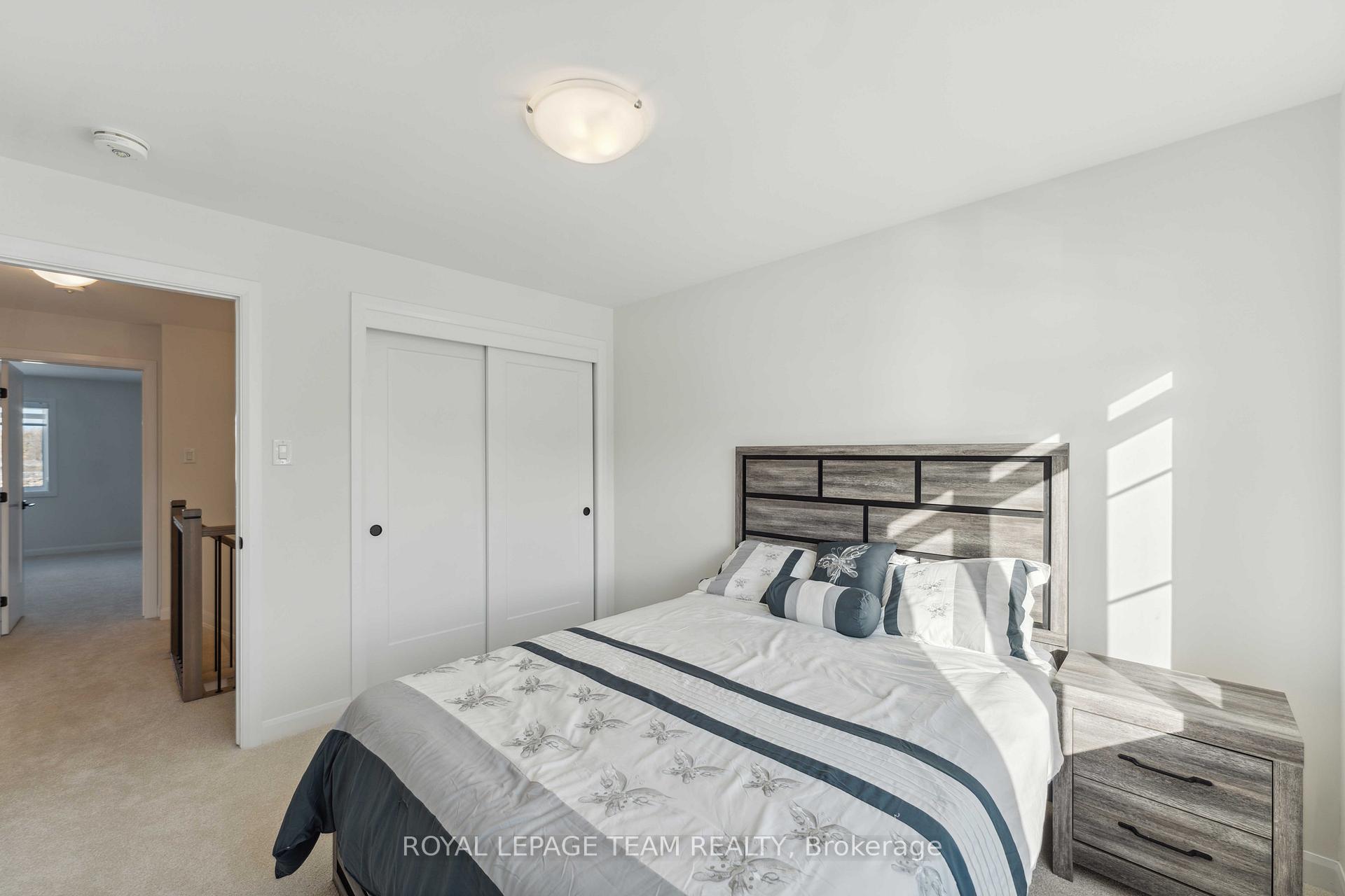 Photo 12 of 168 Invention Boulevard, Ottawa, Kanata - Morgan's Grant/South March — HOMEH
