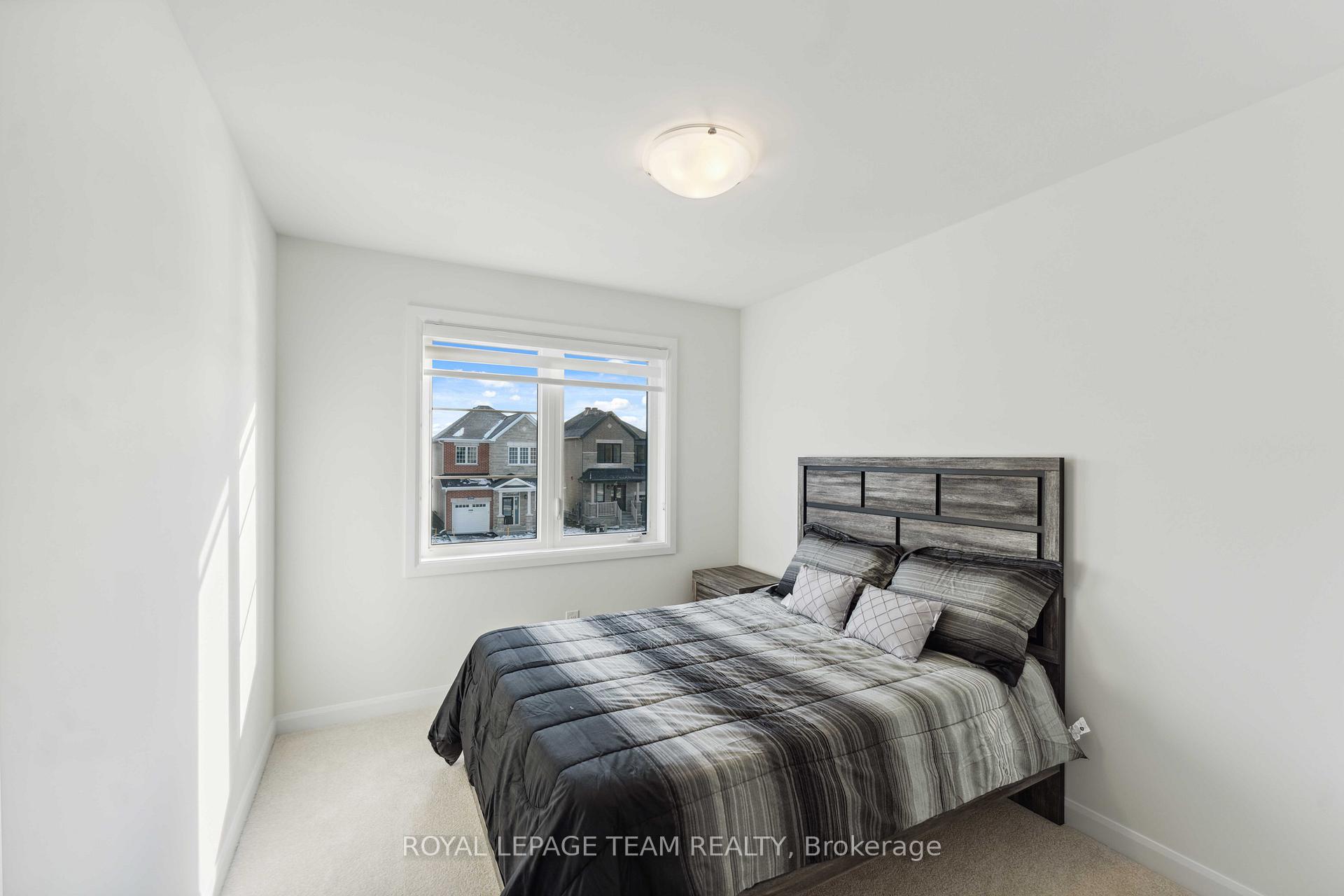 Photo 14 of 168 Invention Boulevard, Ottawa, Kanata - Morgan's Grant/South March — HOMEH