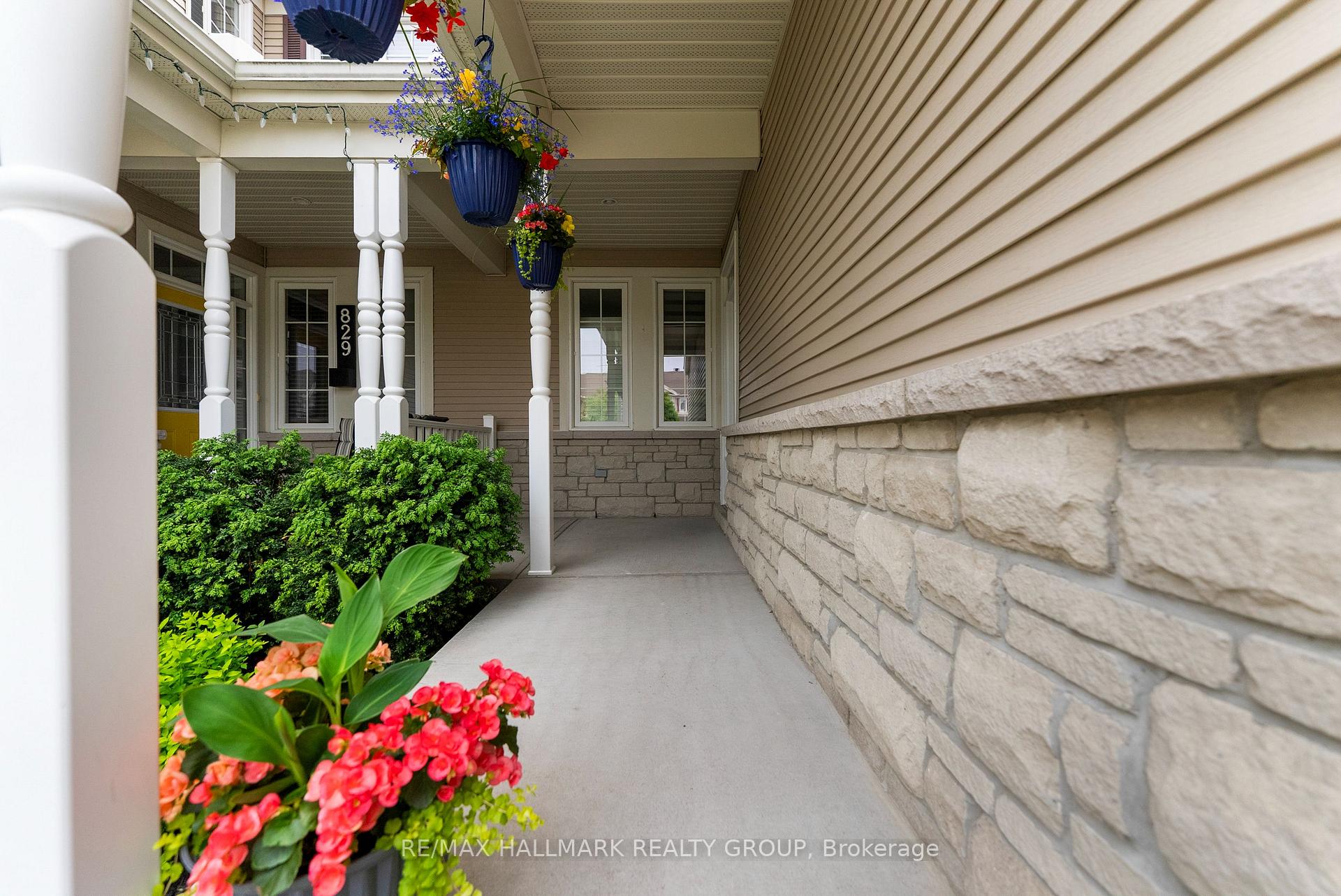 Photo 9 of 827 Tabaret Street, Ottawa, Kanata - Emerald Meadows/Trailwest — HOMEH