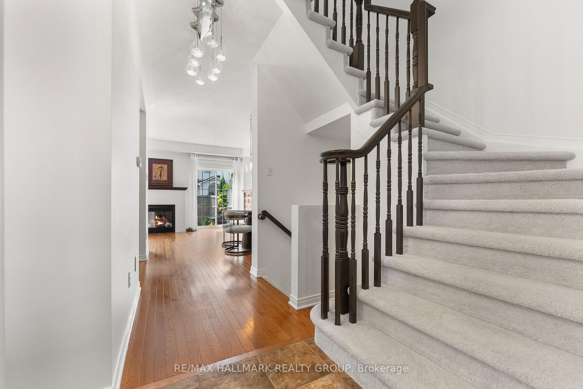 Photo 13 of 827 Tabaret Street, Ottawa, Kanata - Emerald Meadows/Trailwest — HOMEH
