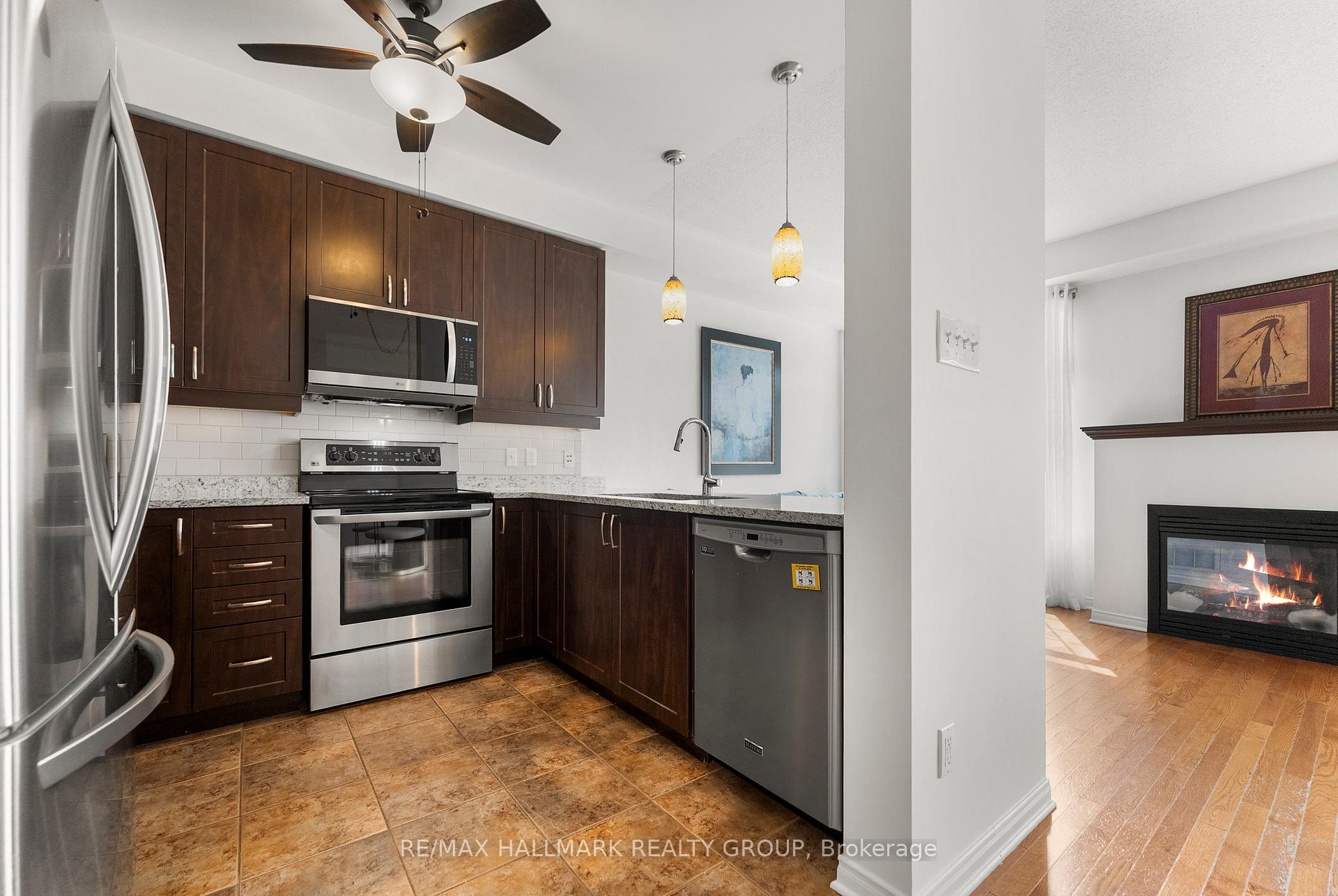 Photo 17 of 827 Tabaret Street, Ottawa, Kanata - Emerald Meadows/Trailwest — HOMEH