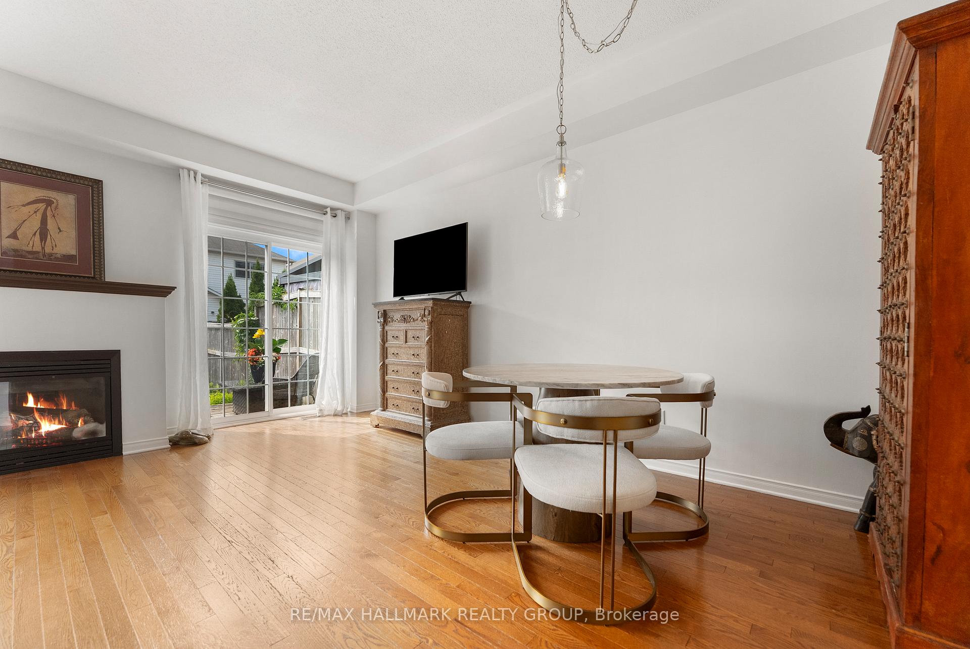 Photo 20 of 827 Tabaret Street, Ottawa, Kanata - Emerald Meadows/Trailwest — HOMEH