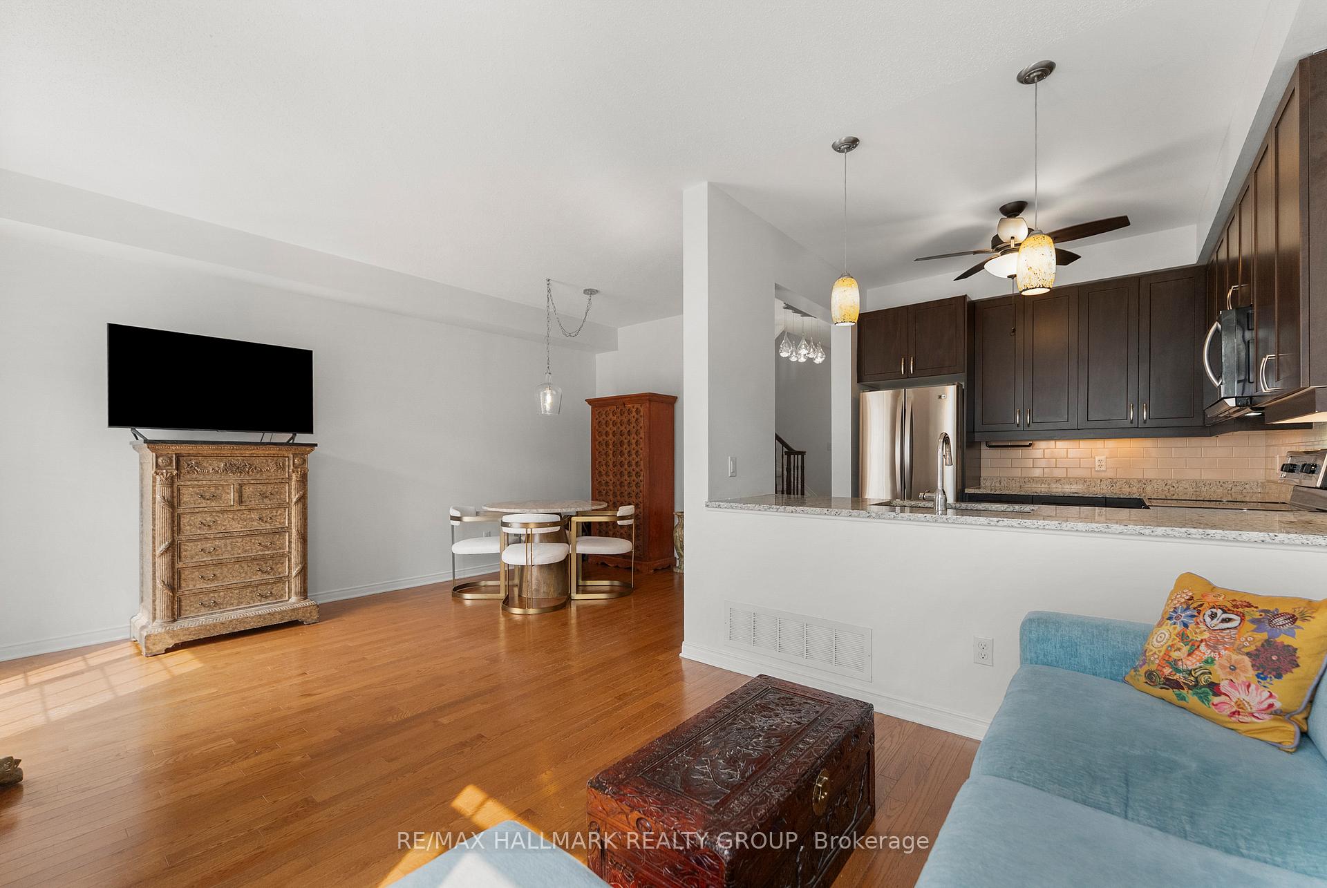 Photo 22 of 827 Tabaret Street, Ottawa, Kanata - Emerald Meadows/Trailwest — HOMEH