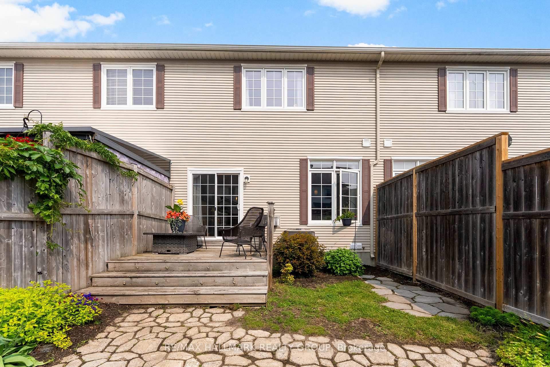 Photo 24 of 827 Tabaret Street, Ottawa, Kanata - Emerald Meadows/Trailwest — HOMEH
