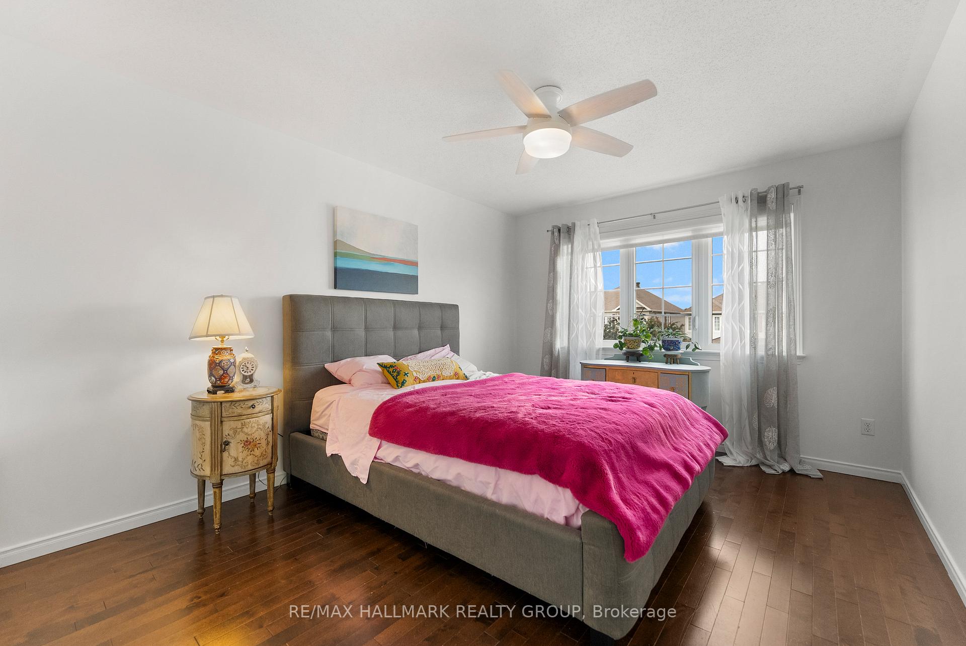 Photo 32 of 827 Tabaret Street, Ottawa, Kanata - Emerald Meadows/Trailwest — HOMEH