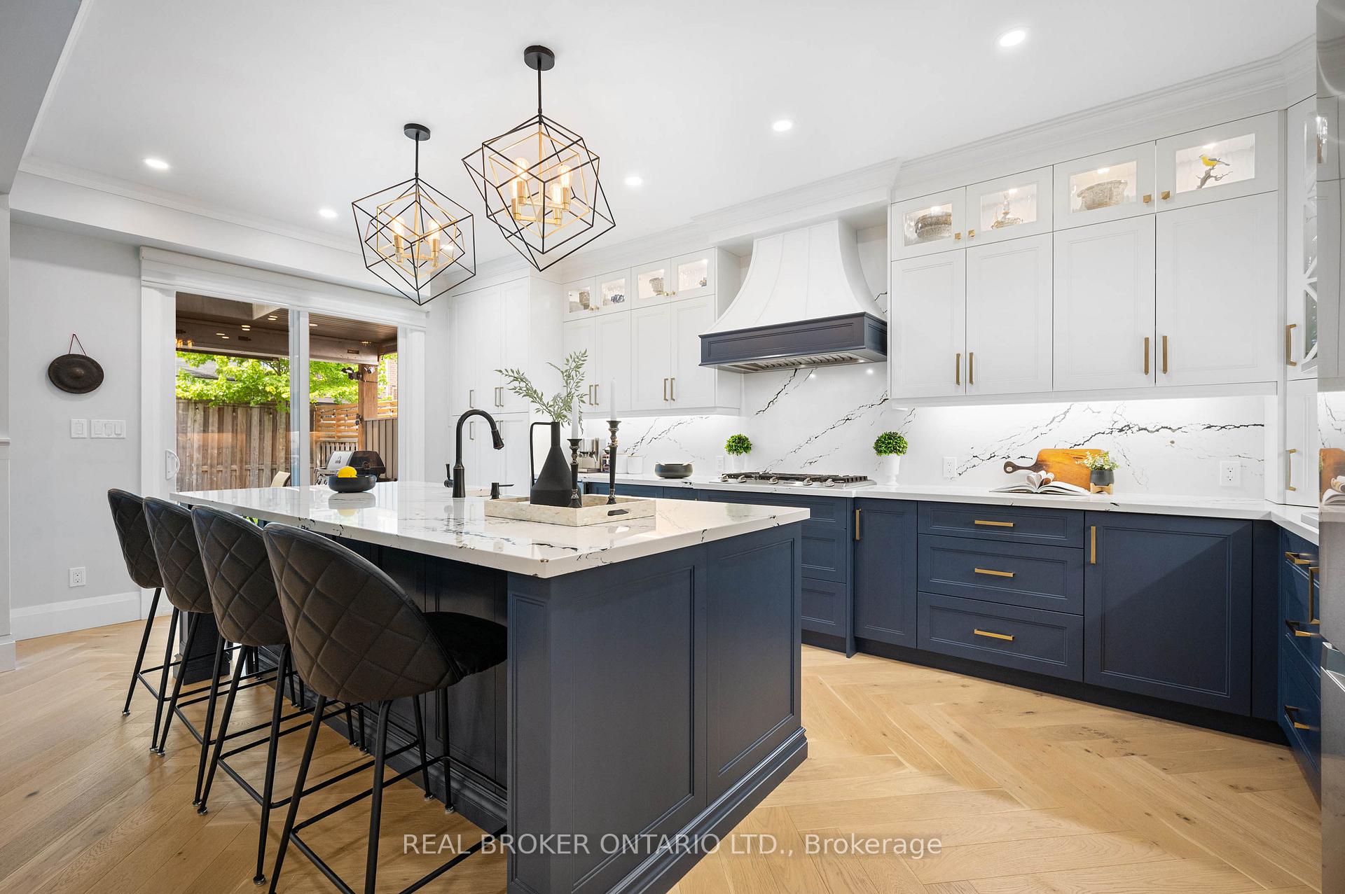 Photo 6 of 904 Magdalena Court, Kitchener — HOMEH