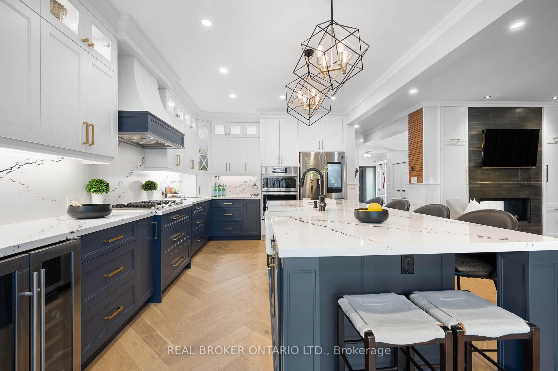 Photo 8 of 904 Magdalena Court, Kitchener — HOMEH