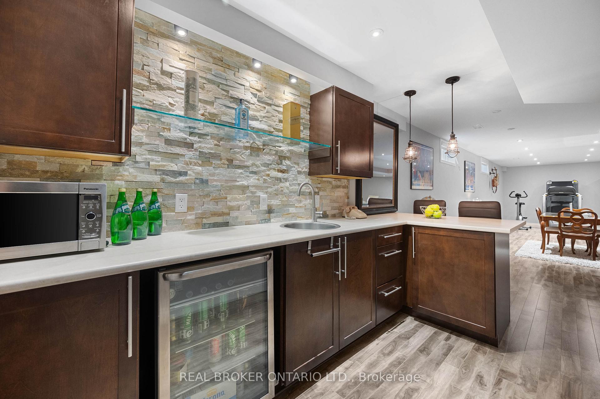 Photo 23 of 904 Magdalena Court, Kitchener — HOMEH