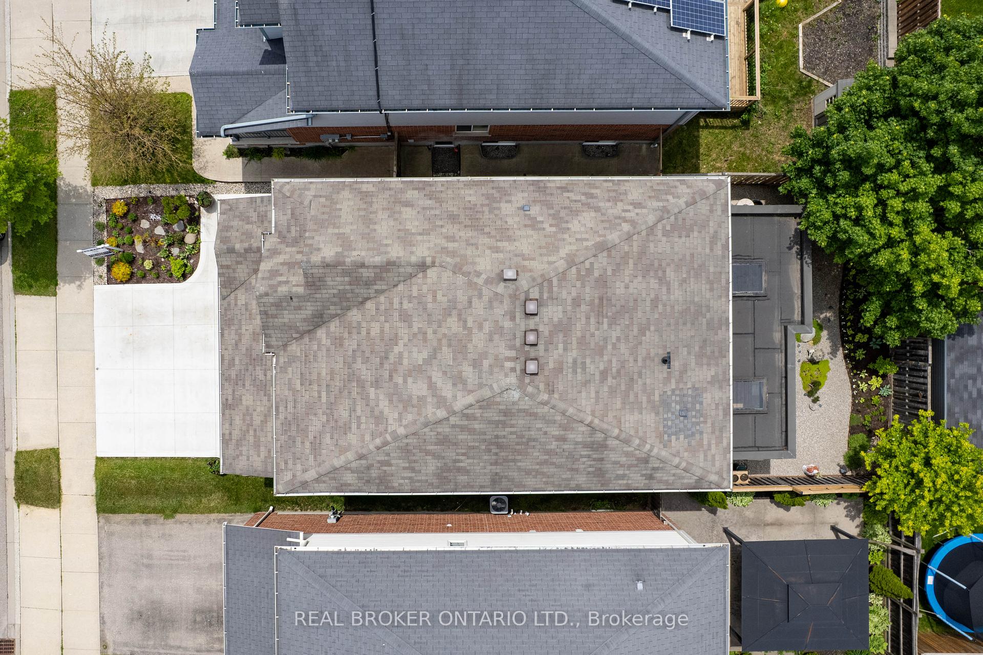 Photo 34 of 904 Magdalena Court, Kitchener — HOMEH