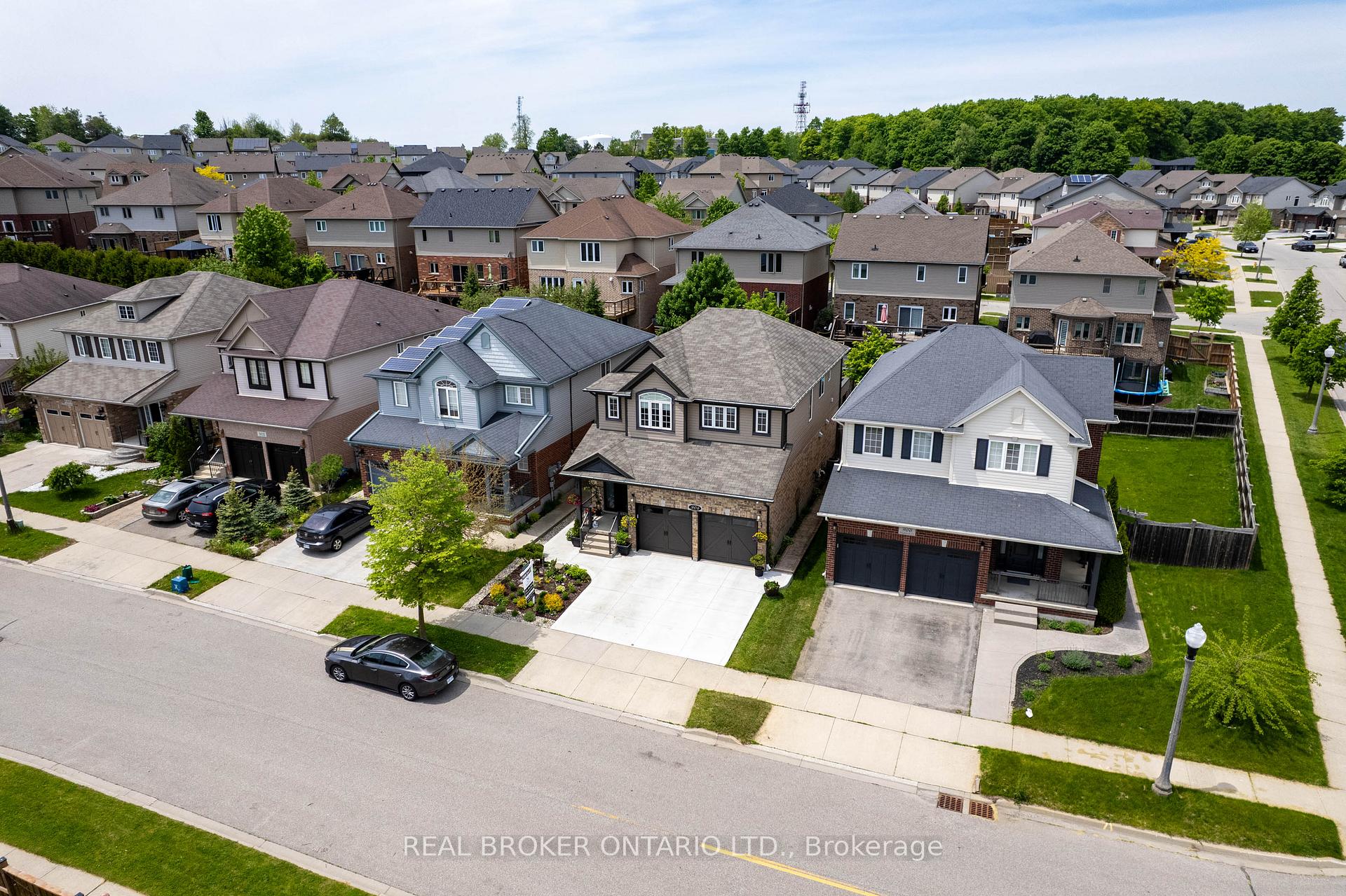 Photo 36 of 904 Magdalena Court, Kitchener — HOMEH