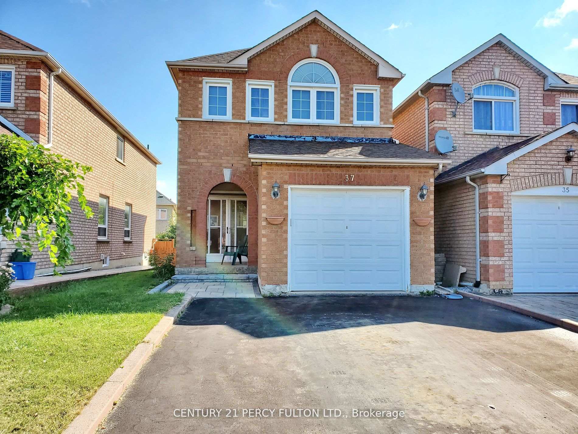 Photo 1 of 37 Mindy Crescent, Markham, Middlefield — HOMEH