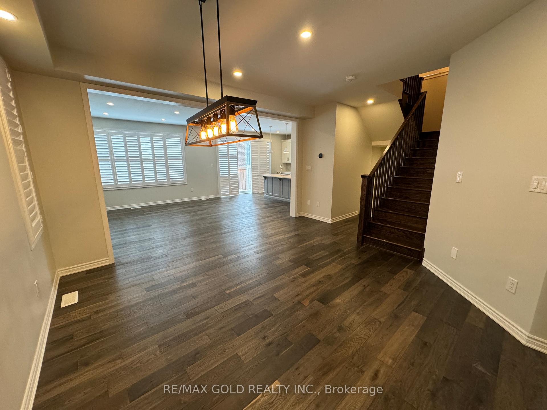 Photo 4 of 1459 Sycamore Garden, Milton, Cobban — HOMEH