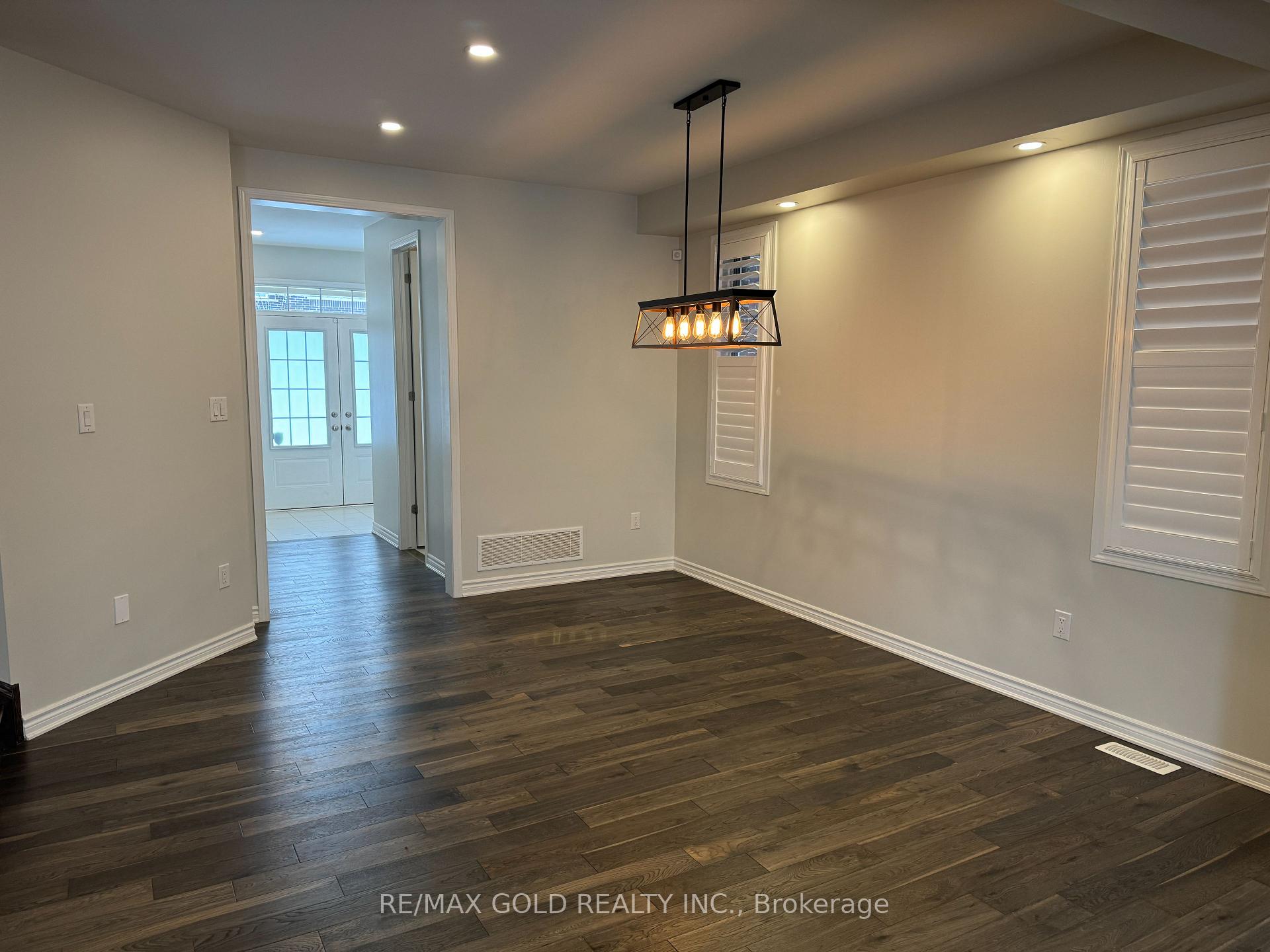 Photo 5 of 1459 Sycamore Garden, Milton, Cobban — HOMEH