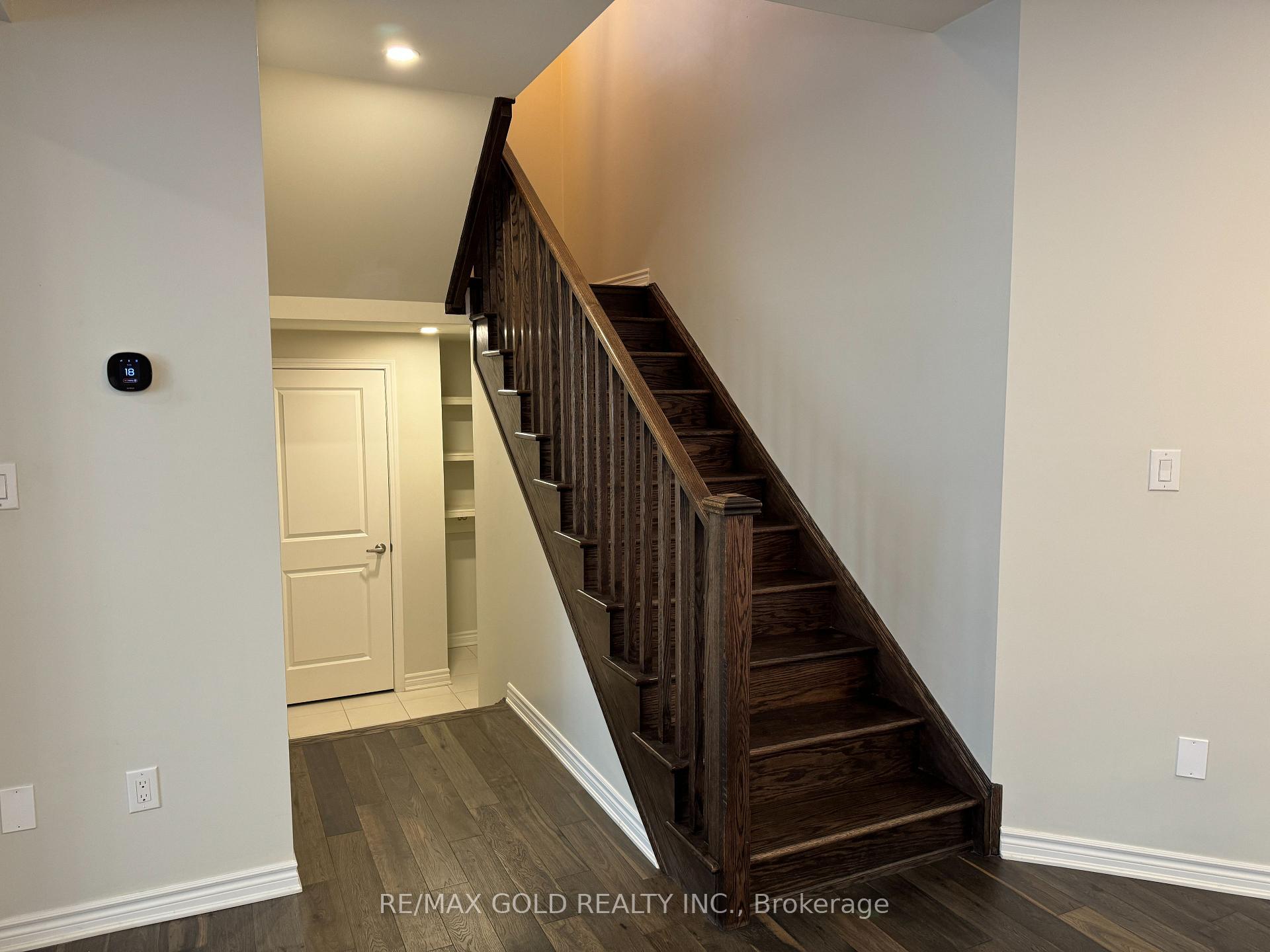 Photo 6 of 1459 Sycamore Garden, Milton, Cobban — HOMEH