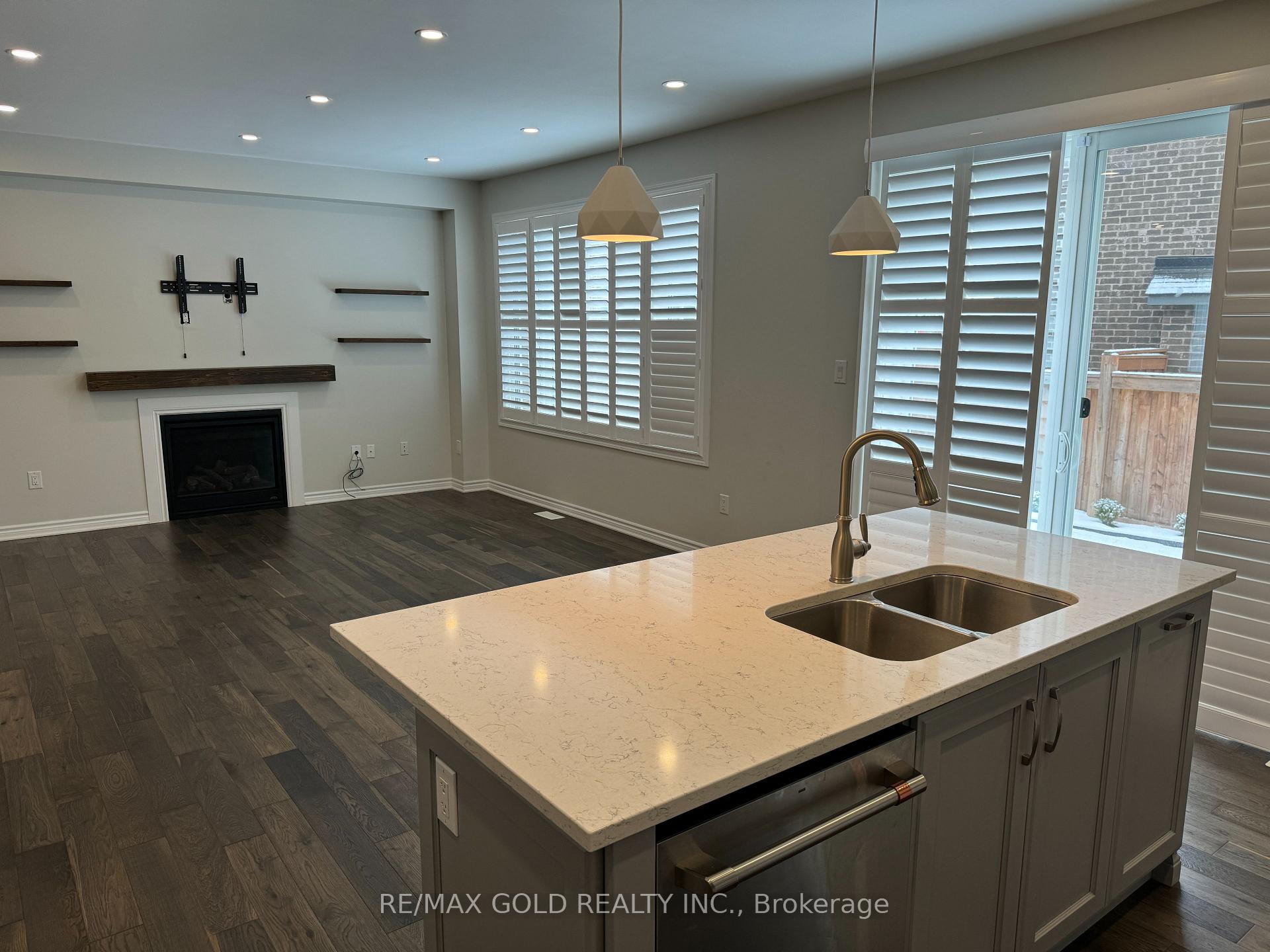 Photo 8 of 1459 Sycamore Garden, Milton, Cobban — HOMEH