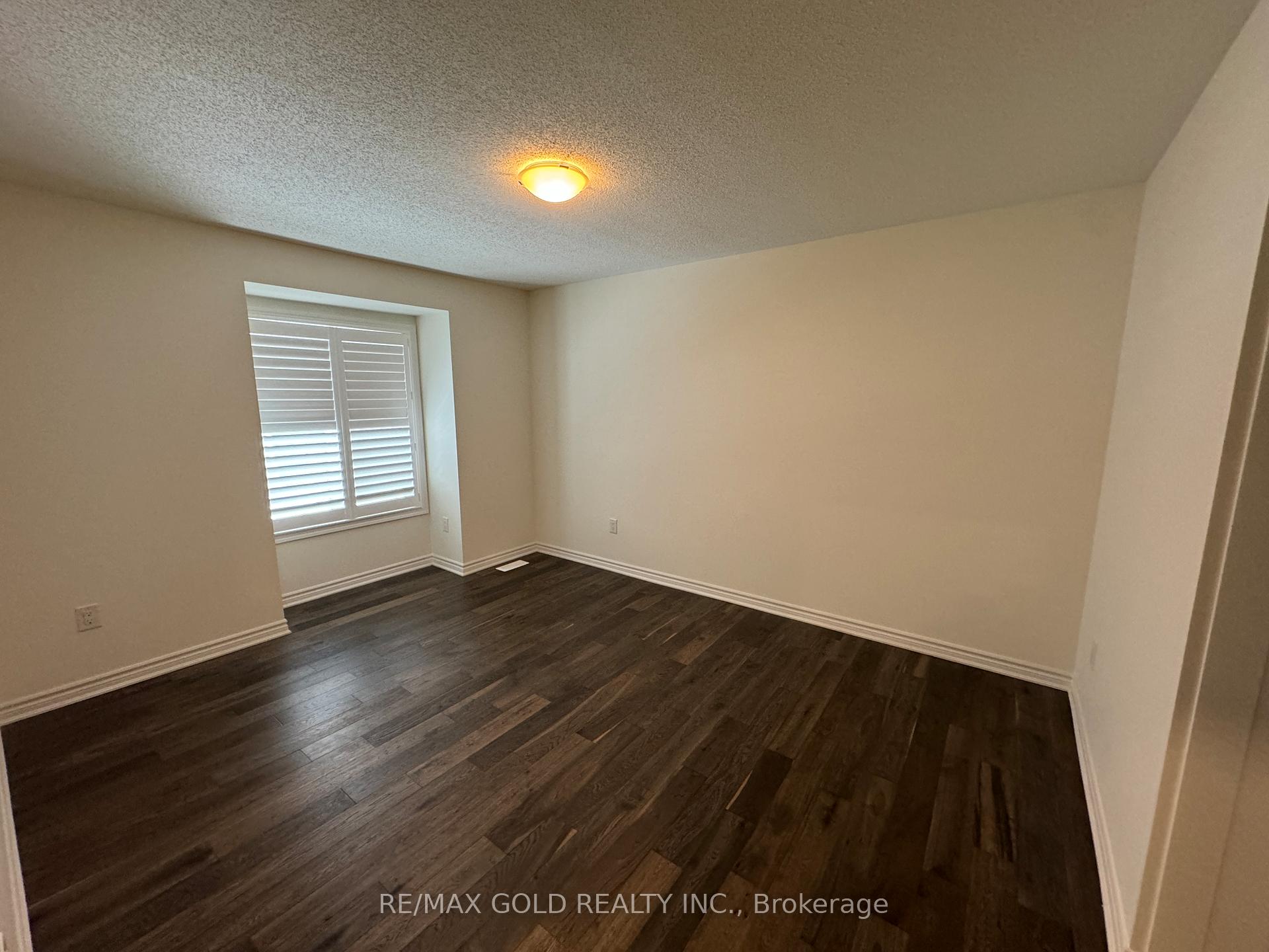 Photo 15 of 1459 Sycamore Garden, Milton, Cobban — HOMEH