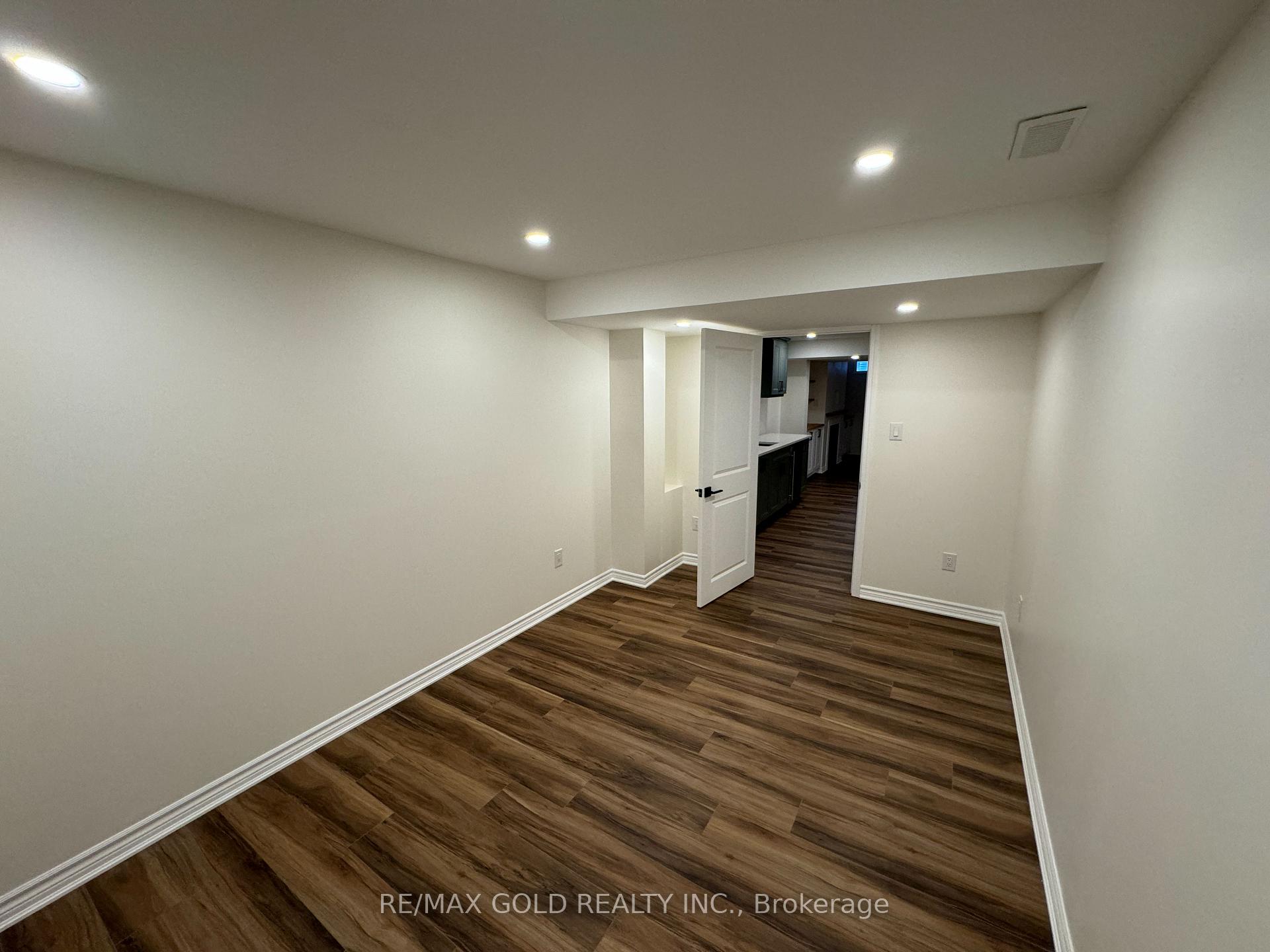 Photo 21 of 1459 Sycamore Garden, Milton, Cobban — HOMEH
