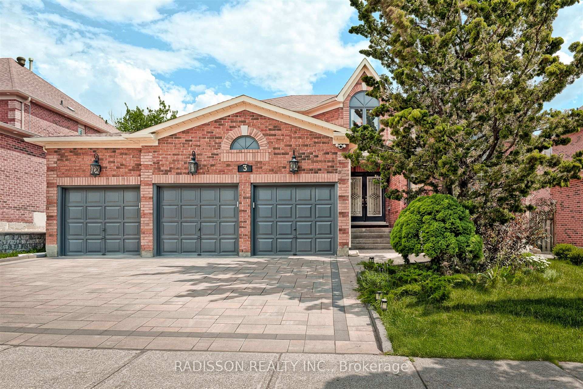 Photo 1 of 3 Macrill Road, Markham, Cachet — HOMEH