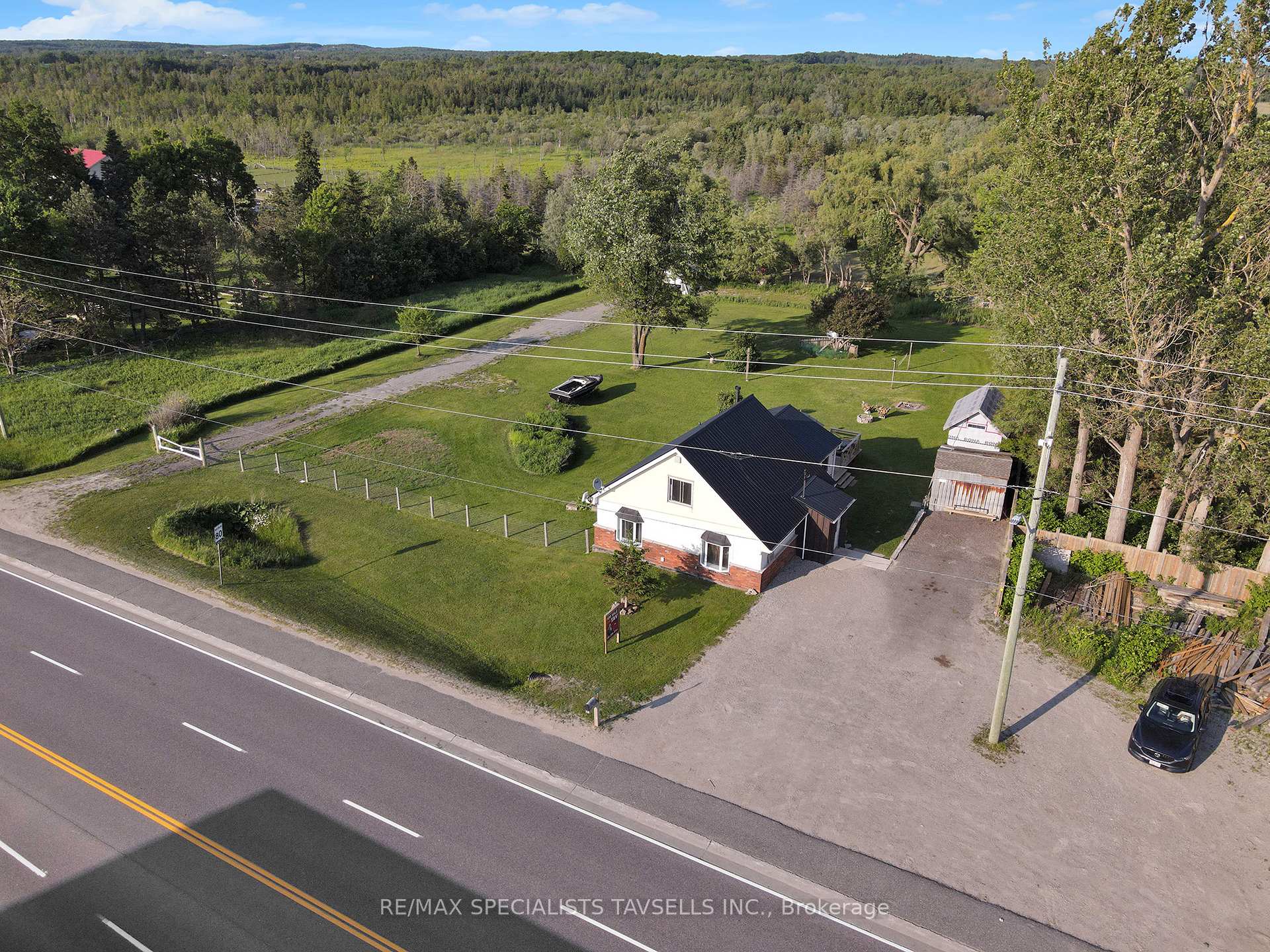 Photo 2 of 634307 Highway 10, Mono, Rural Mono — HOMEH