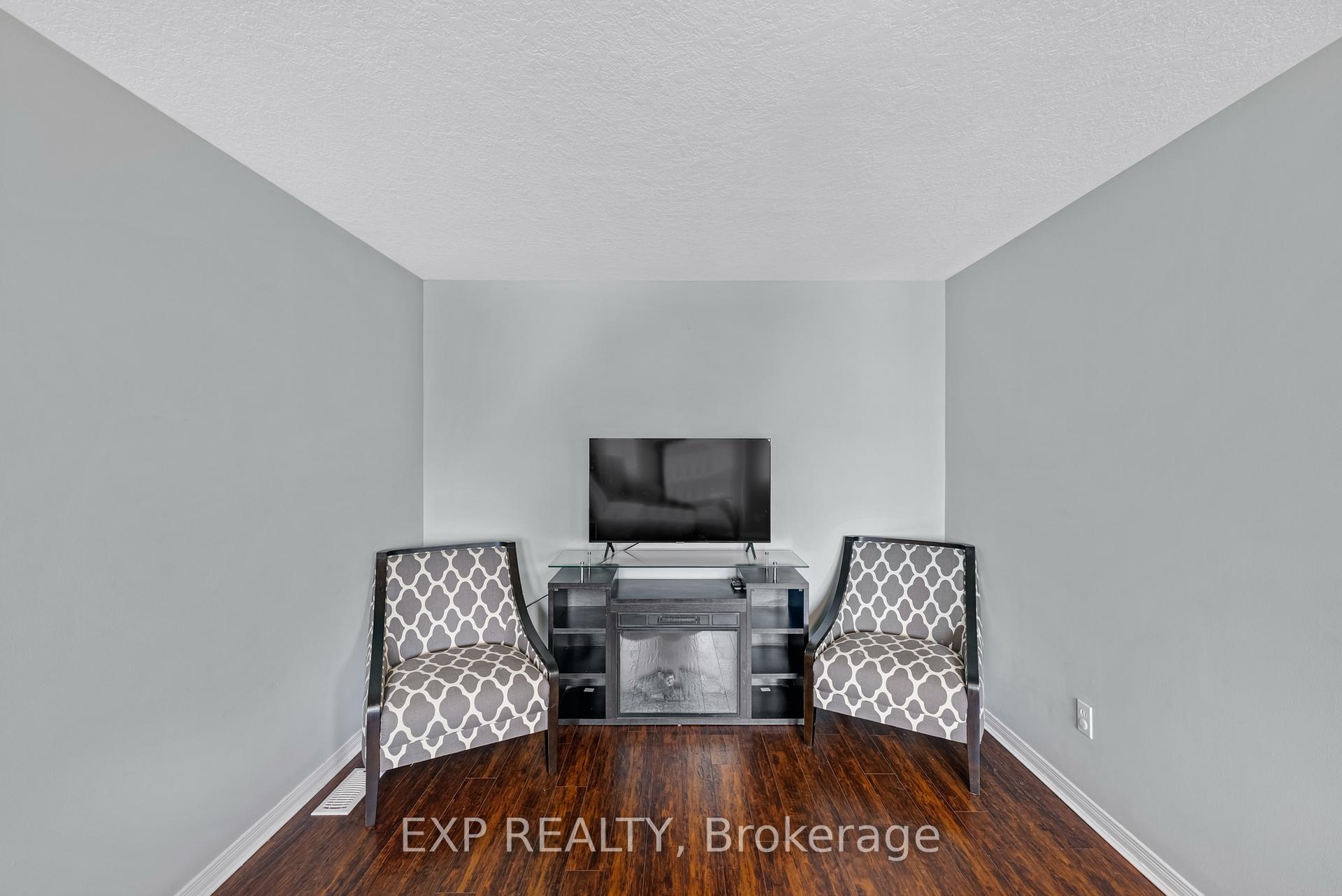 Photo 25 of 175 Hollyridge Crescent, Kitchener — HOMEH