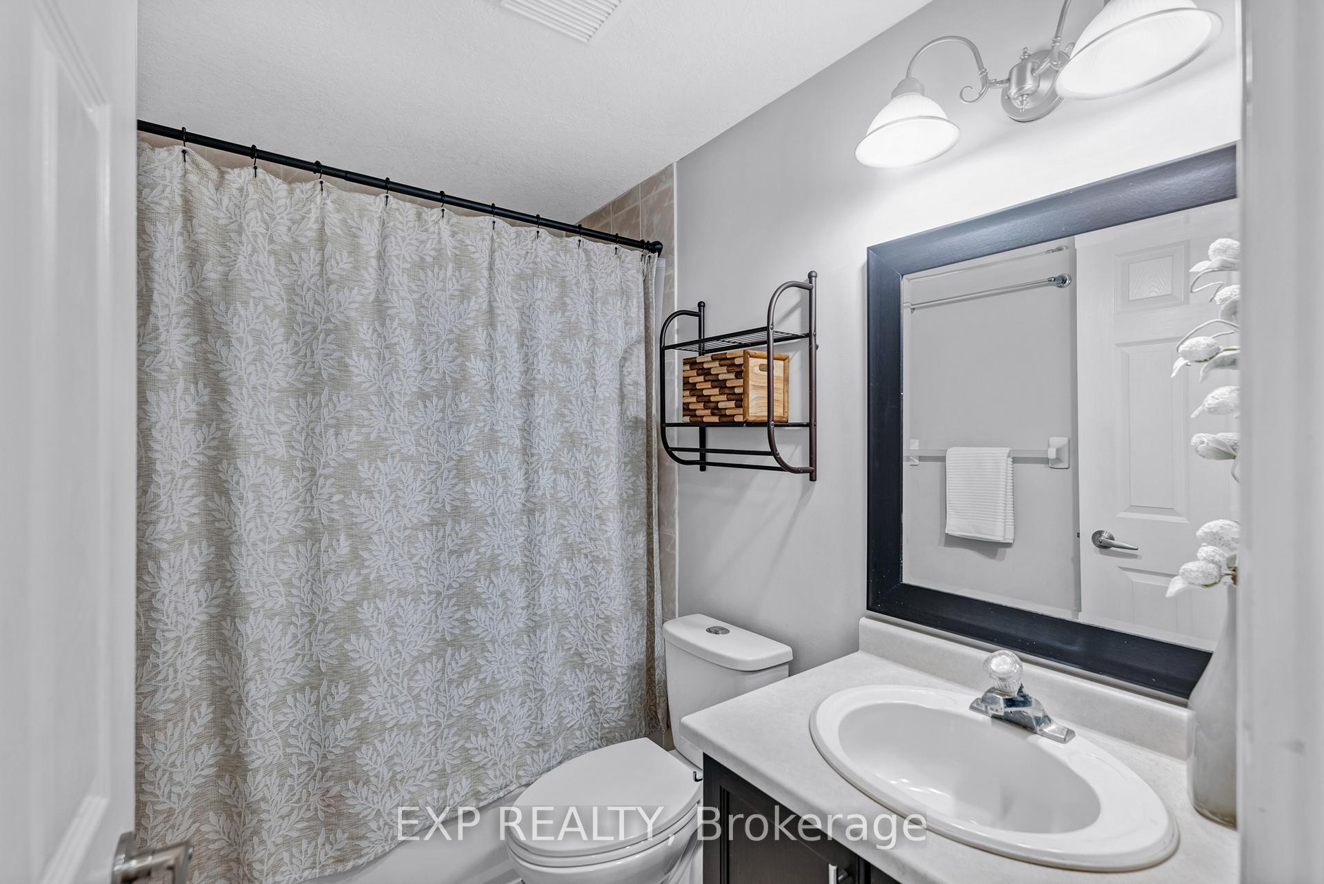 Photo 31 of 175 Hollyridge Crescent, Kitchener — HOMEH