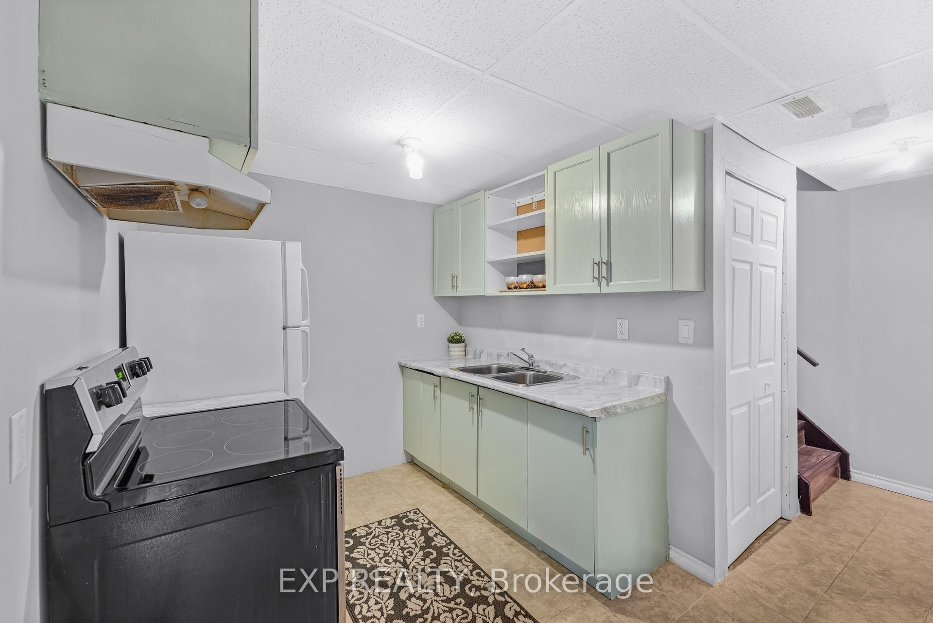 Photo 34 of 175 Hollyridge Crescent, Kitchener — HOMEH