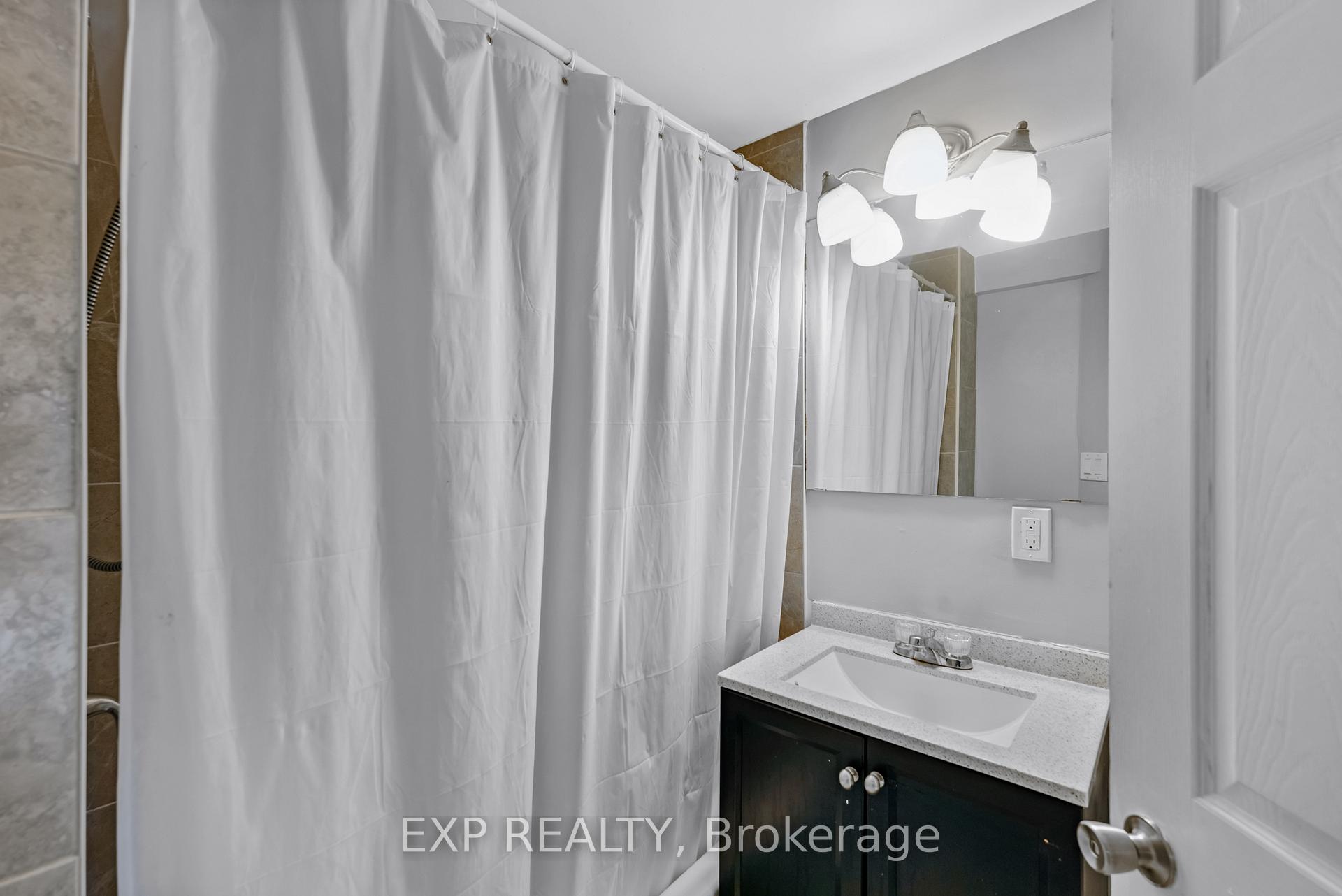 Photo 38 of 175 Hollyridge Crescent, Kitchener — HOMEH