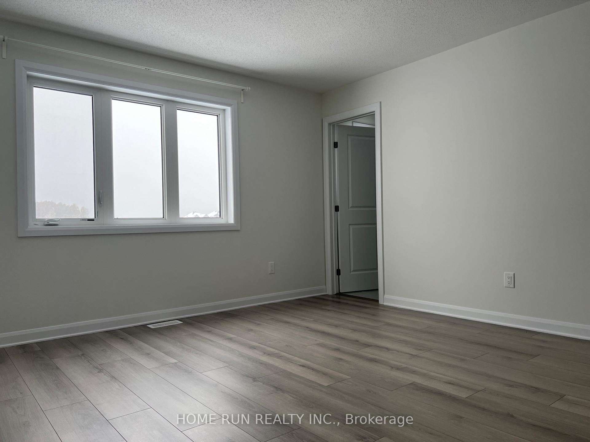 Photo 5 of 156 Invention Boulevard, Ottawa, Kanata - Morgan's Grant/South March — HOMEH