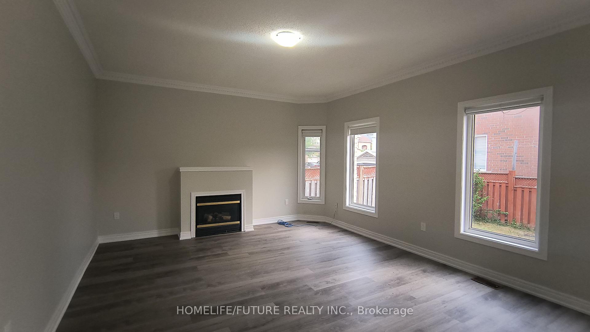 Photo 10 of 107 Eastvale Drive, Markham, Cedarwood — HOMEH