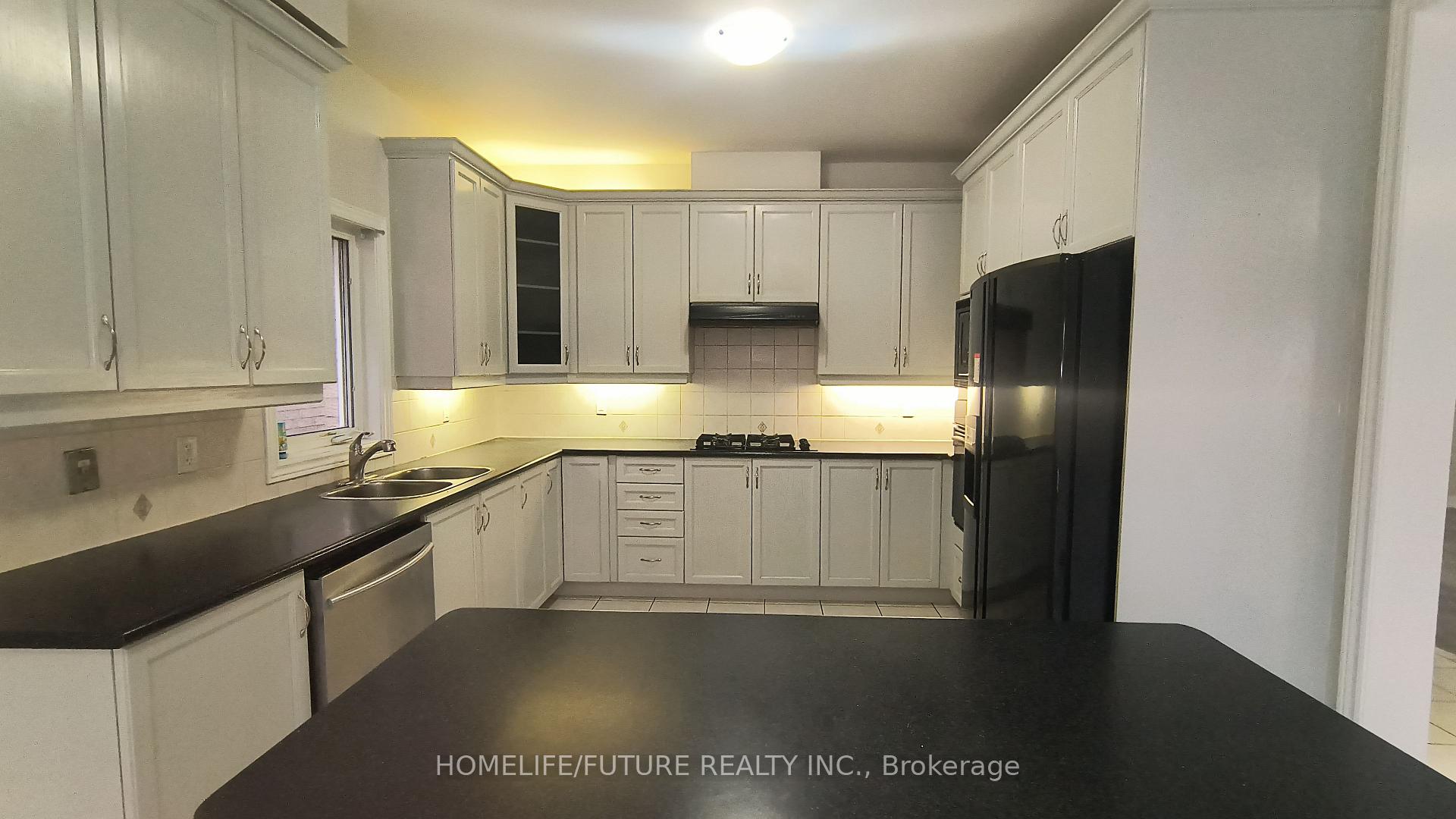Photo 12 of 107 Eastvale Drive, Markham, Cedarwood — HOMEH