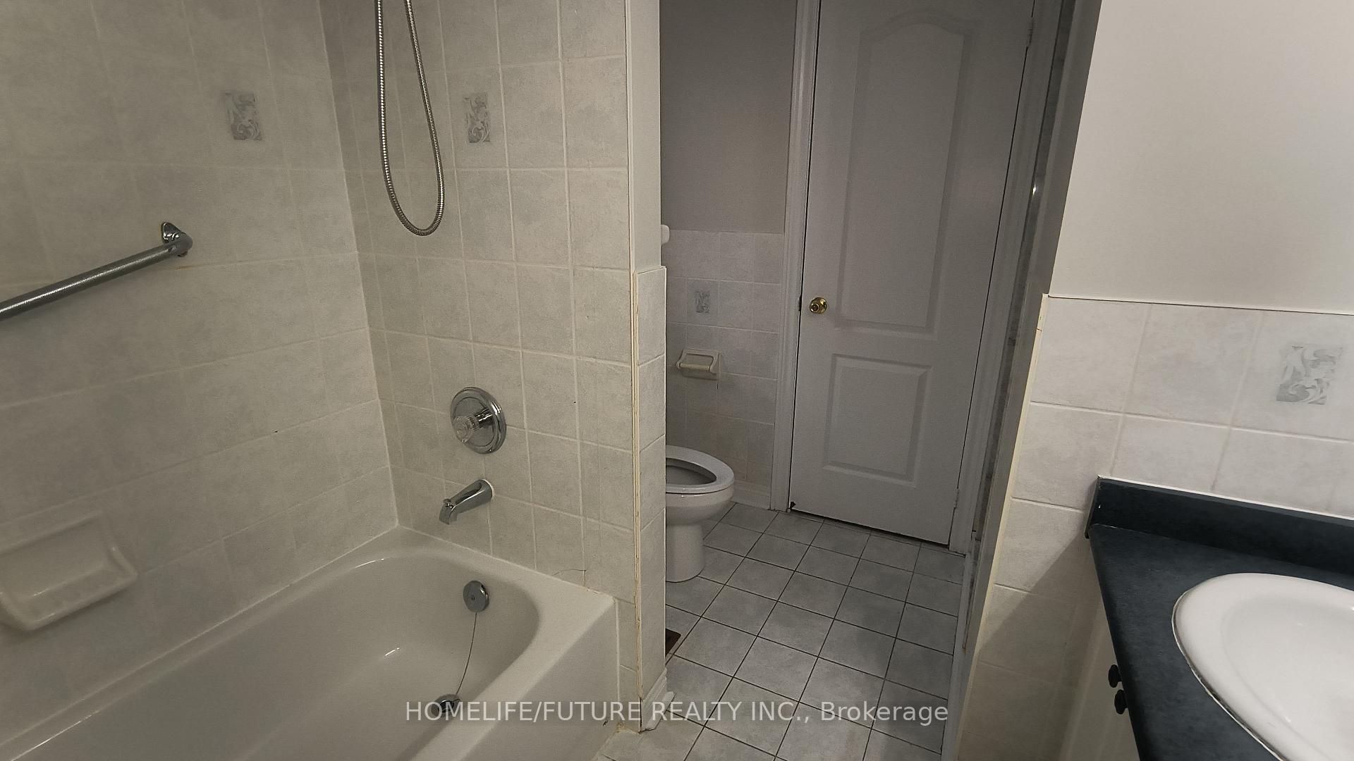 Photo 17 of 107 Eastvale Drive, Markham, Cedarwood — HOMEH