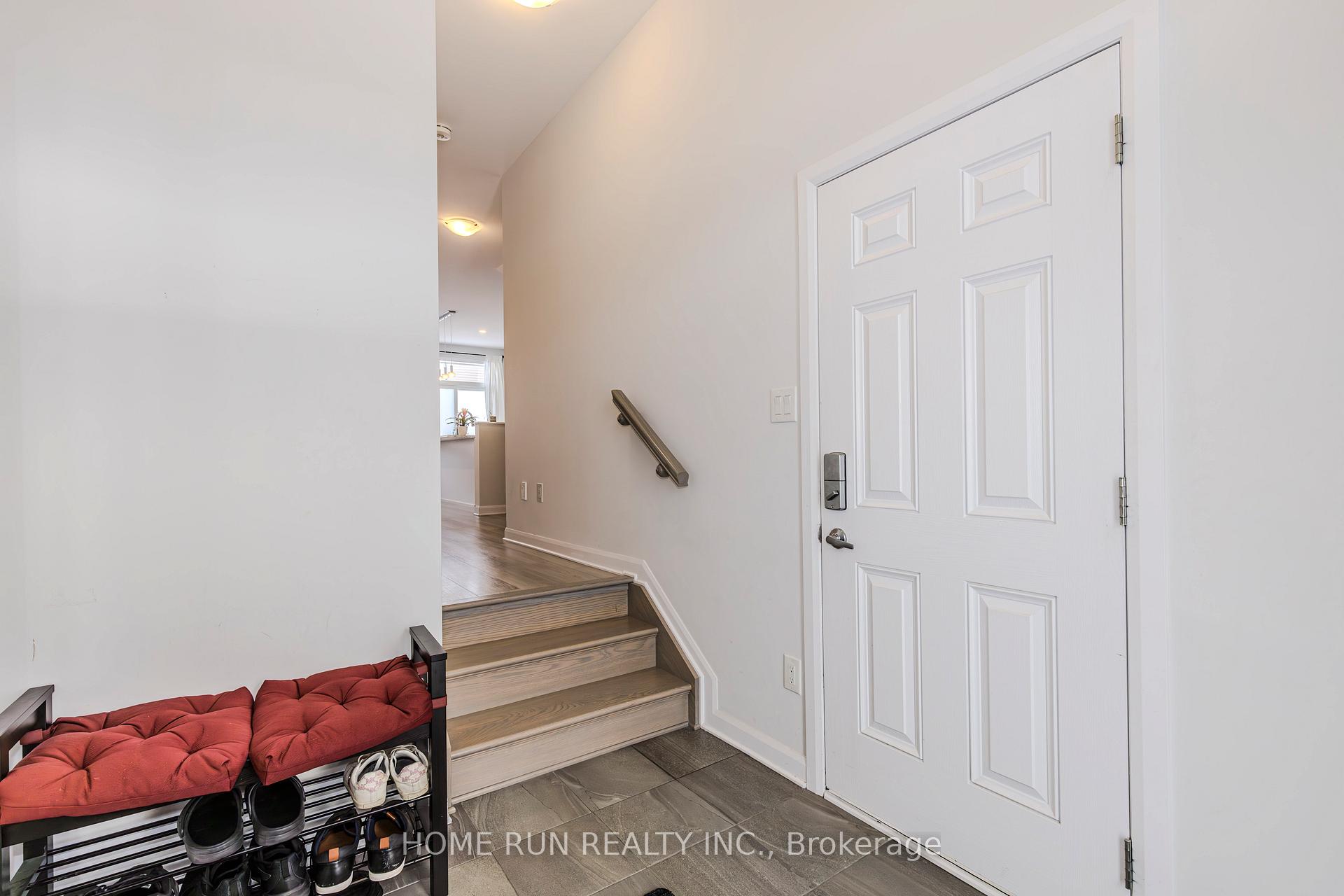 Photo 2 of 111 Natare Place, Ottawa, Kanata - Kanata Lakes/Heritage Hills — HOMEH