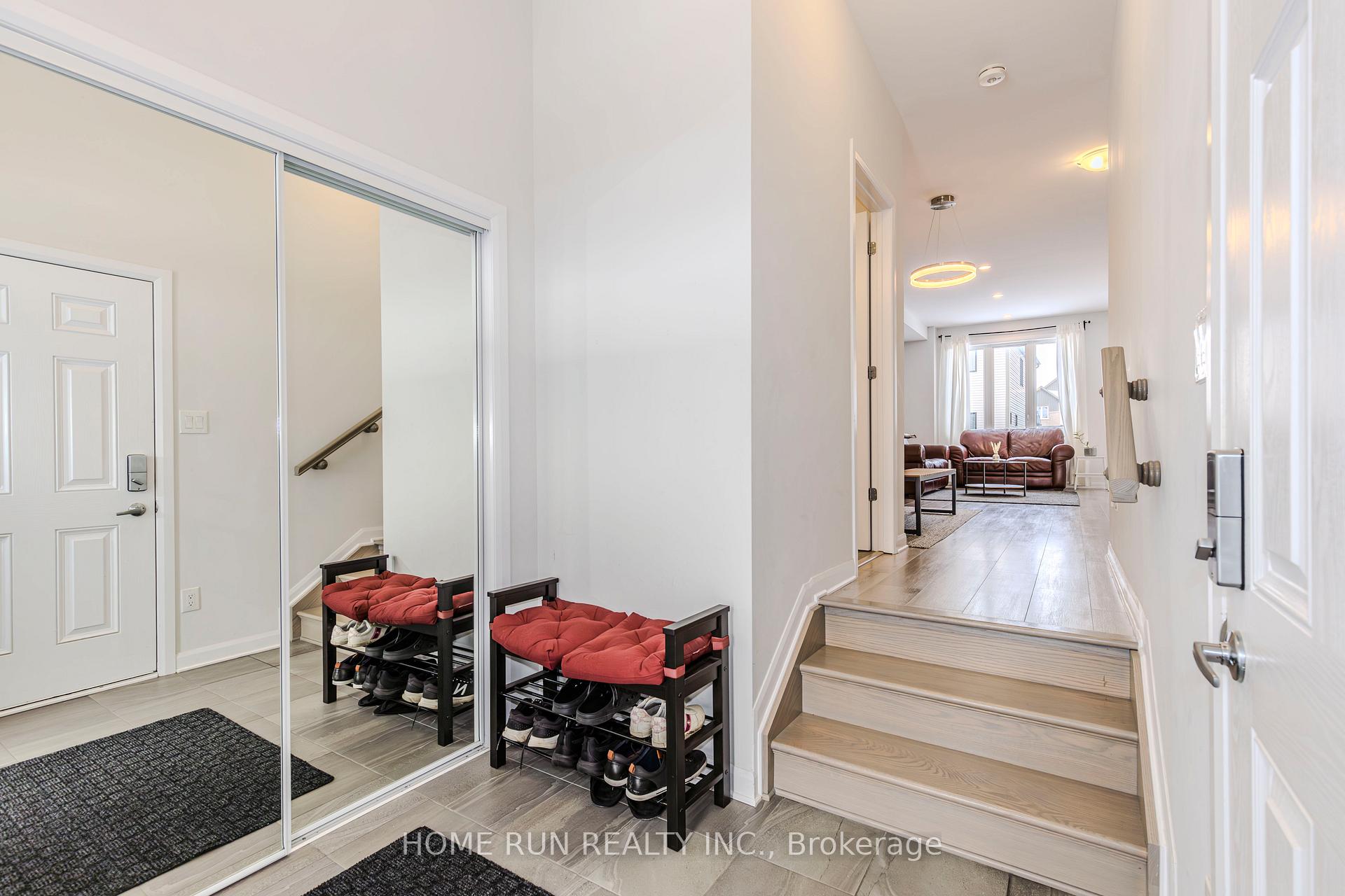 Photo 3 of 111 Natare Place, Ottawa, Kanata - Kanata Lakes/Heritage Hills — HOMEH