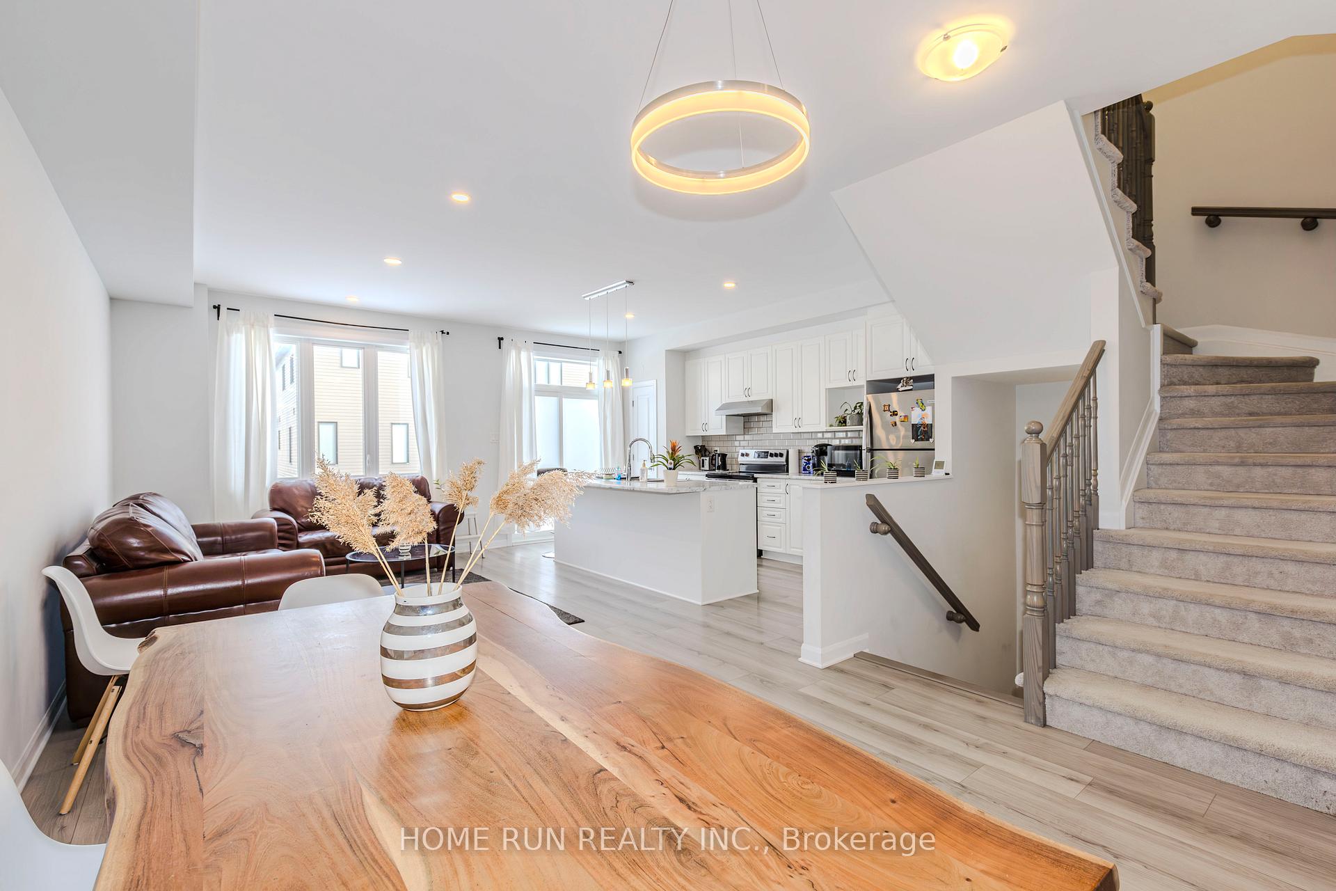 Photo 6 of 111 Natare Place, Ottawa, Kanata - Kanata Lakes/Heritage Hills — HOMEH