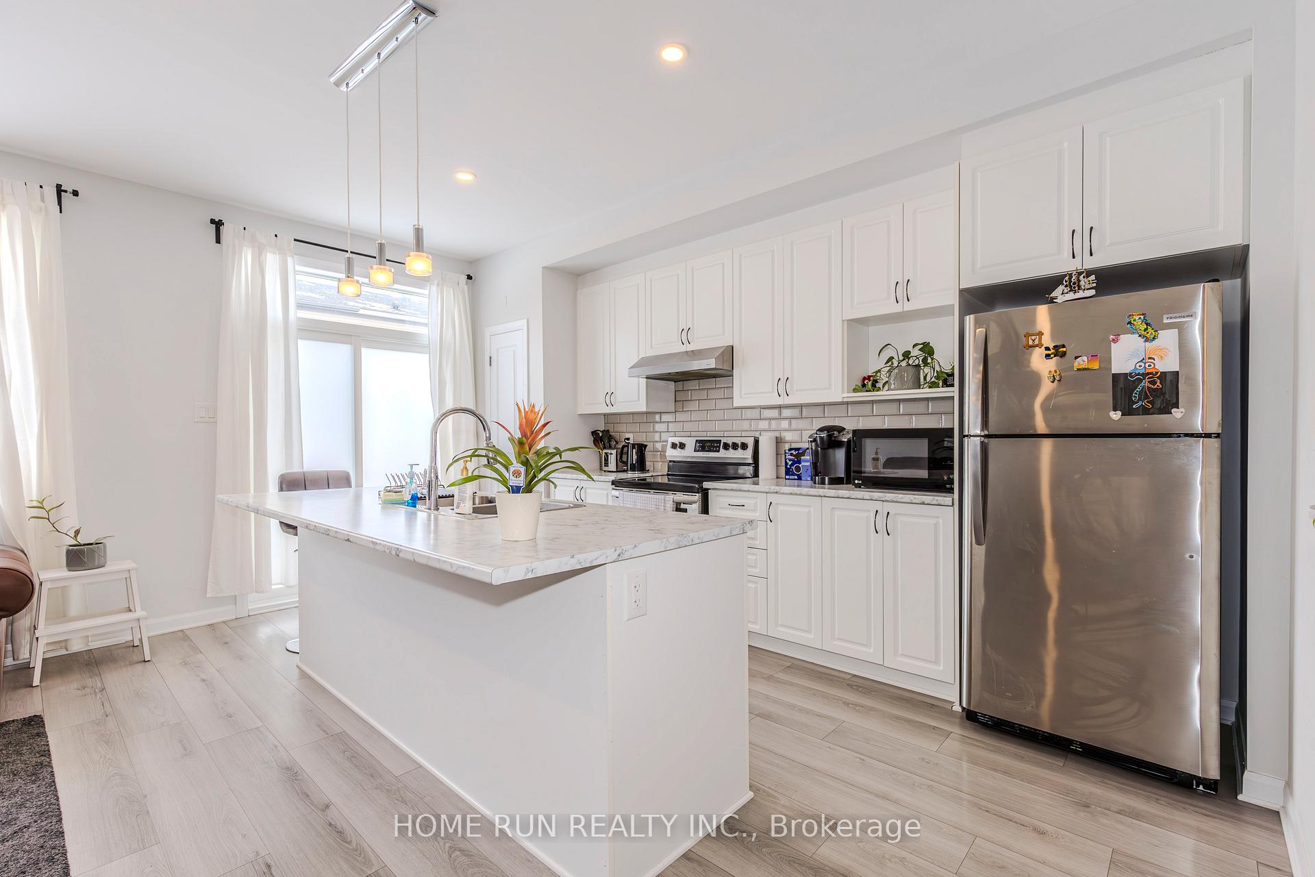 Photo 10 of 111 Natare Place, Ottawa, Kanata - Kanata Lakes/Heritage Hills — HOMEH
