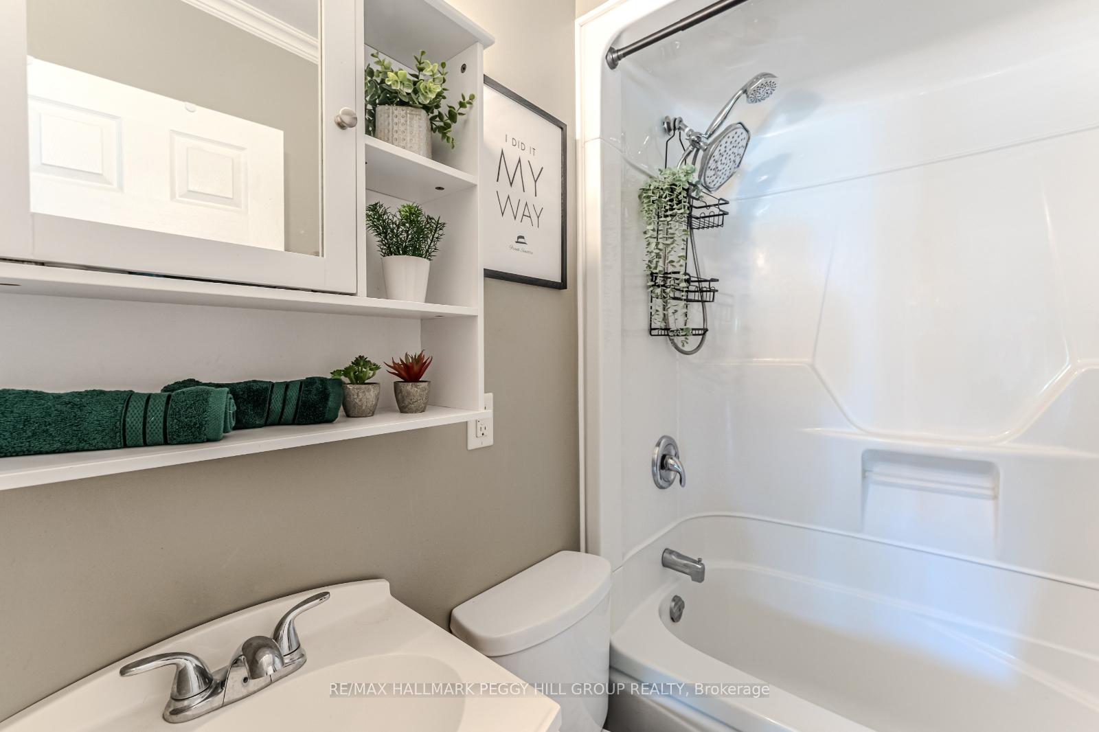 Photo 7 of 730 Quebec Street, Midland — HOMEH