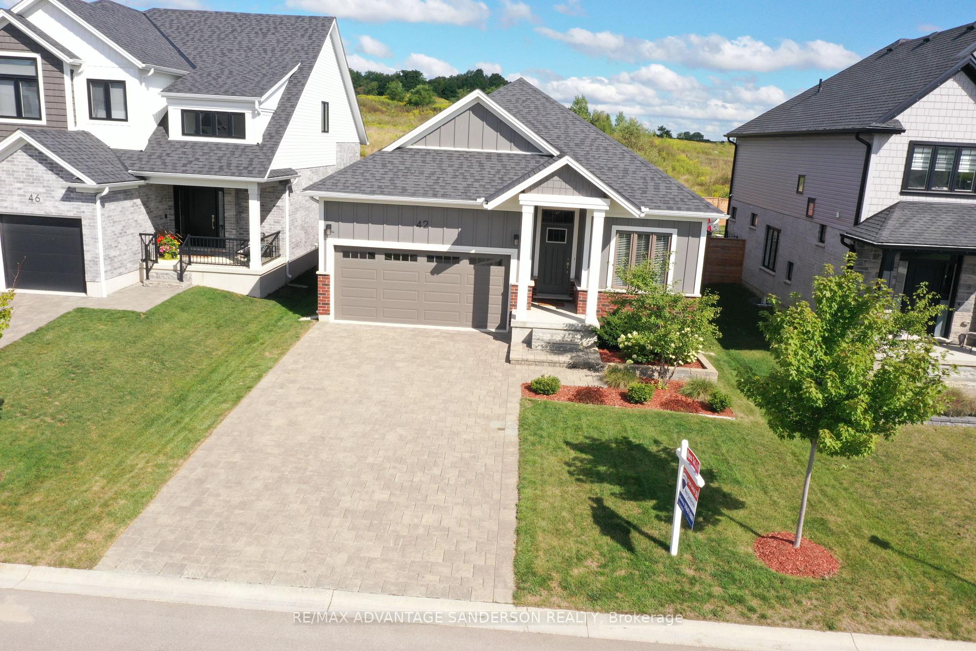 Photo 4 of 42 Bowman Drive, Middlesex Centre, Ilderton — HOMEH