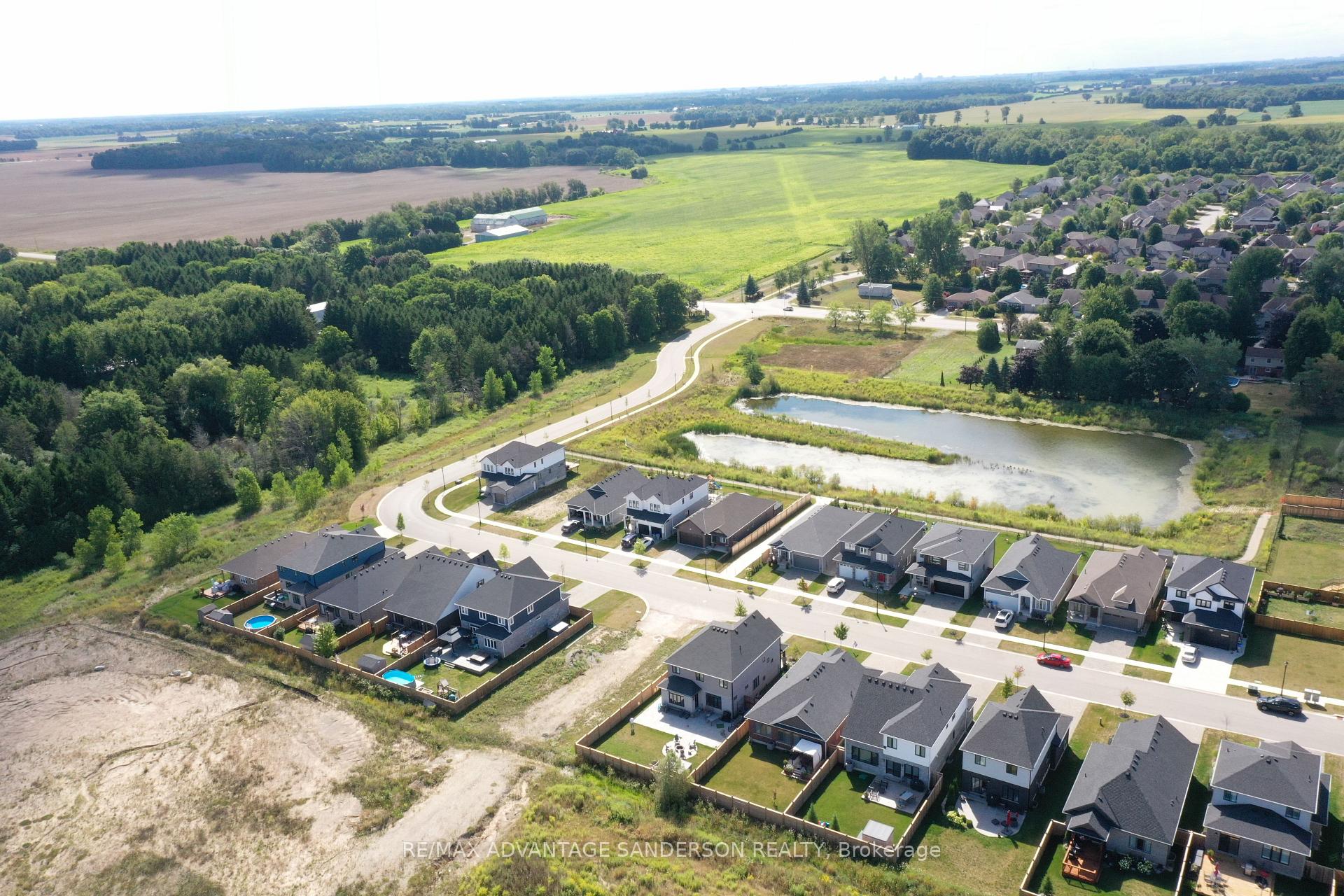Photo 9 of 42 Bowman Drive, Middlesex Centre, Ilderton — HOMEH