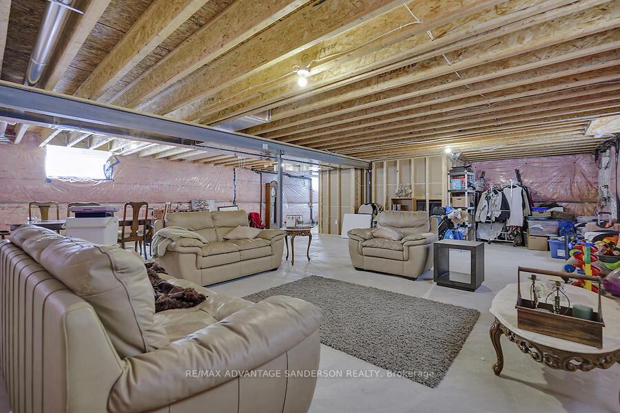 Photo 35 of 42 Bowman Drive, Middlesex Centre, Ilderton — HOMEH