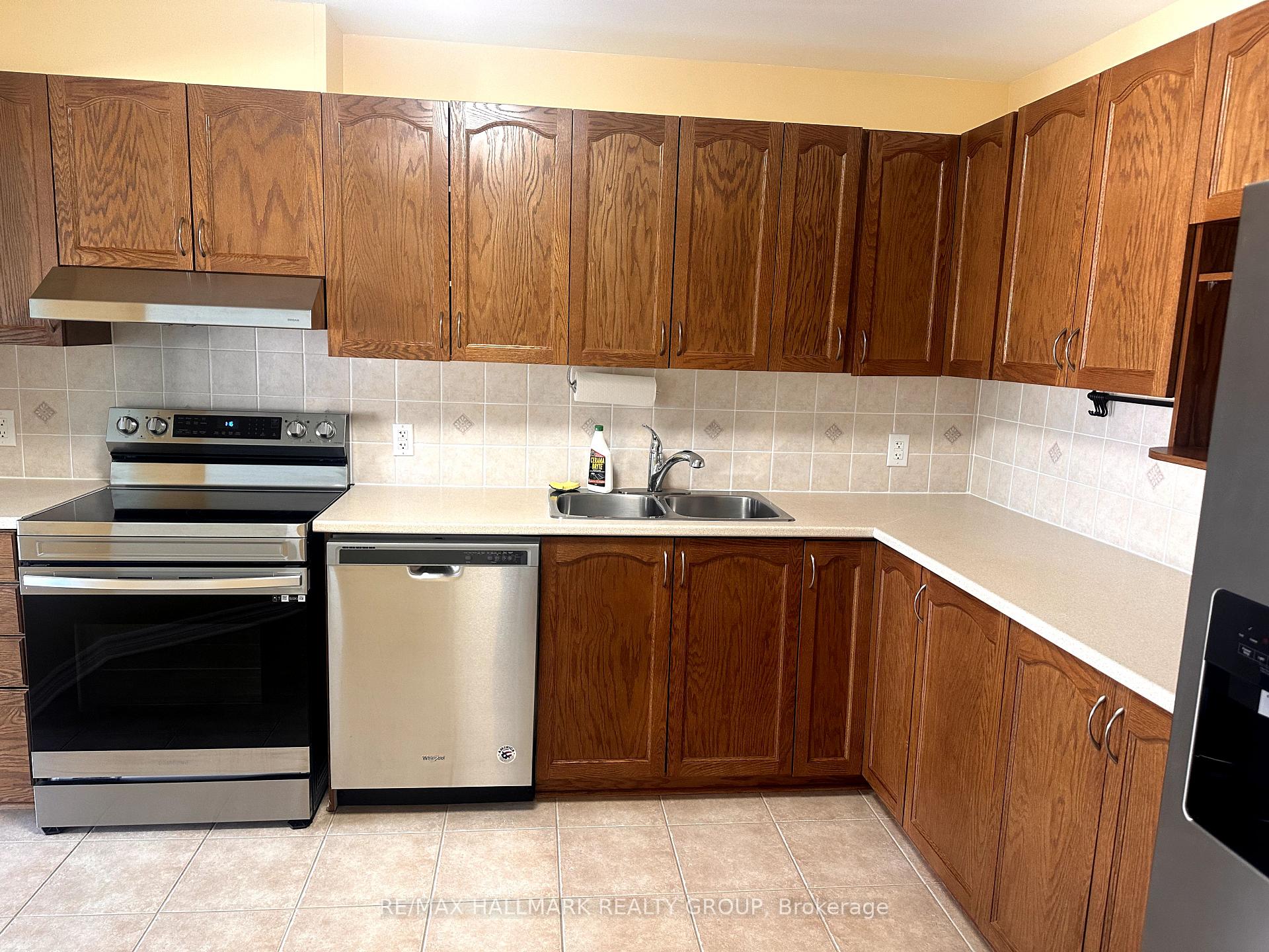 Photo 2 of 248 Forestbrook Street, Ottawa, Kanata - Morgan's Grant/South March — HOMEH