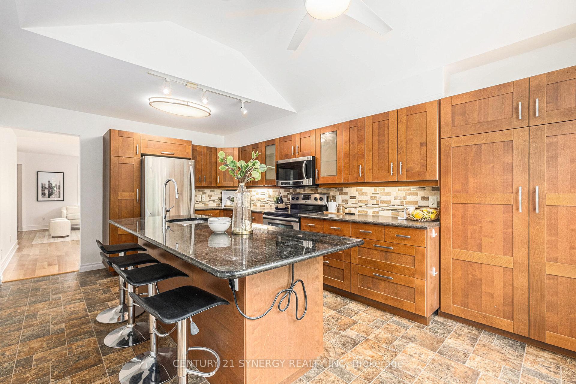 Photo 11 of 62 Moresby Drive, Ottawa, Kanata - Bridlewood — HOMEH